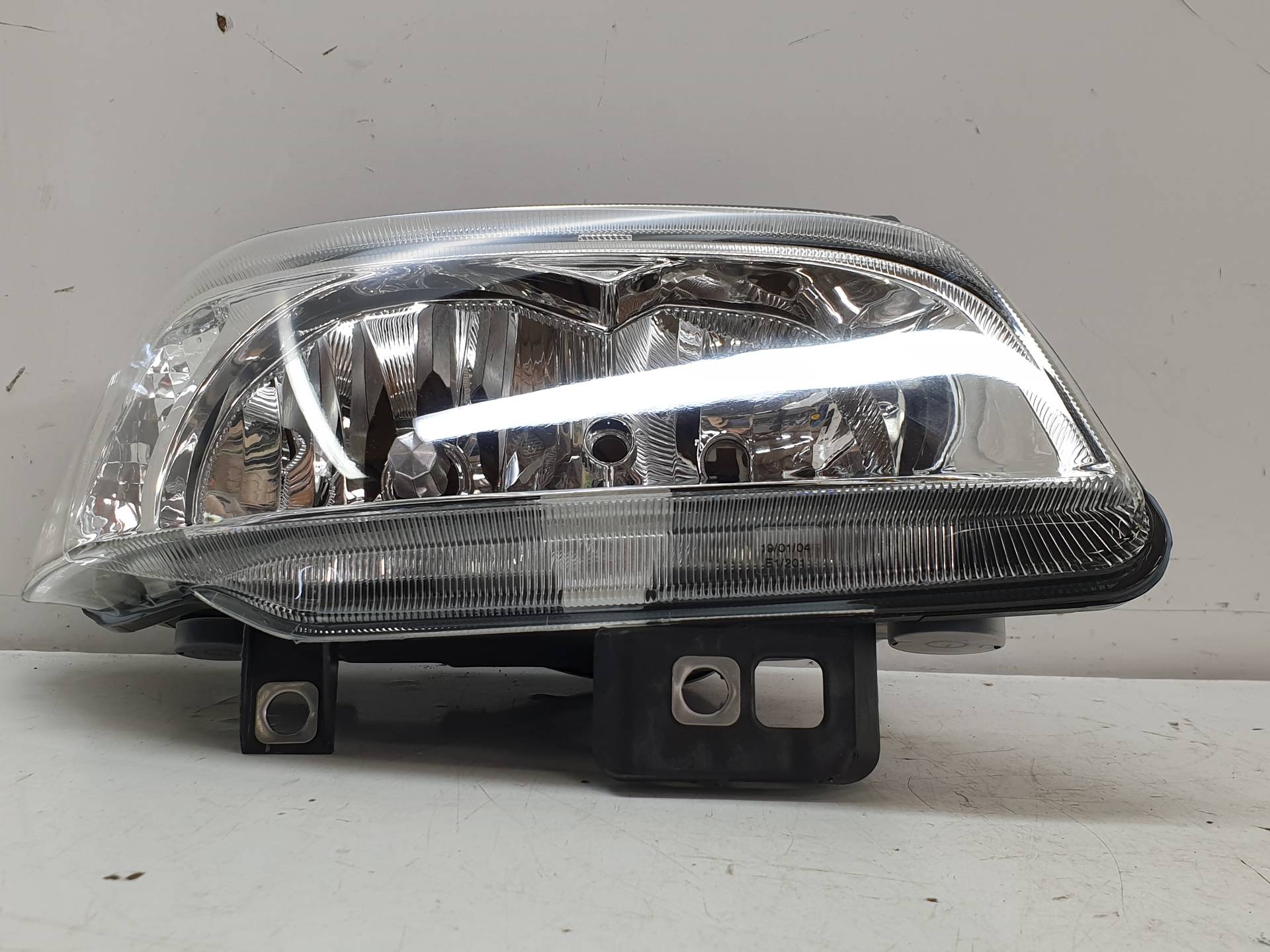 SEAT Cordoba 1 generation (1993-2003) Front Right Headlight 087581 24338019