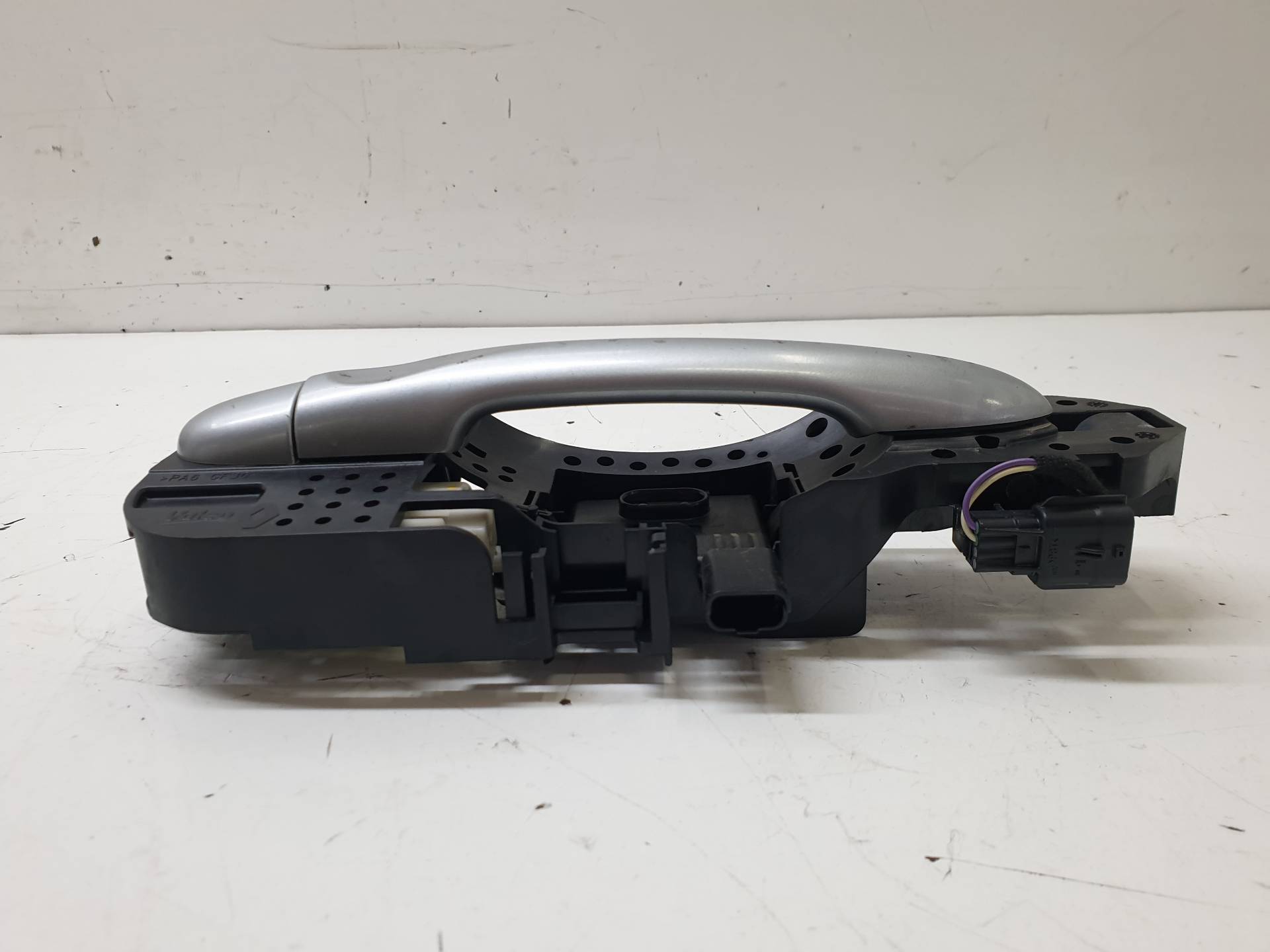 BMW 1 Series E81/E82/E87/E88 (2004-2013) Front Right Door Exterior Handle 806060042R 25431884