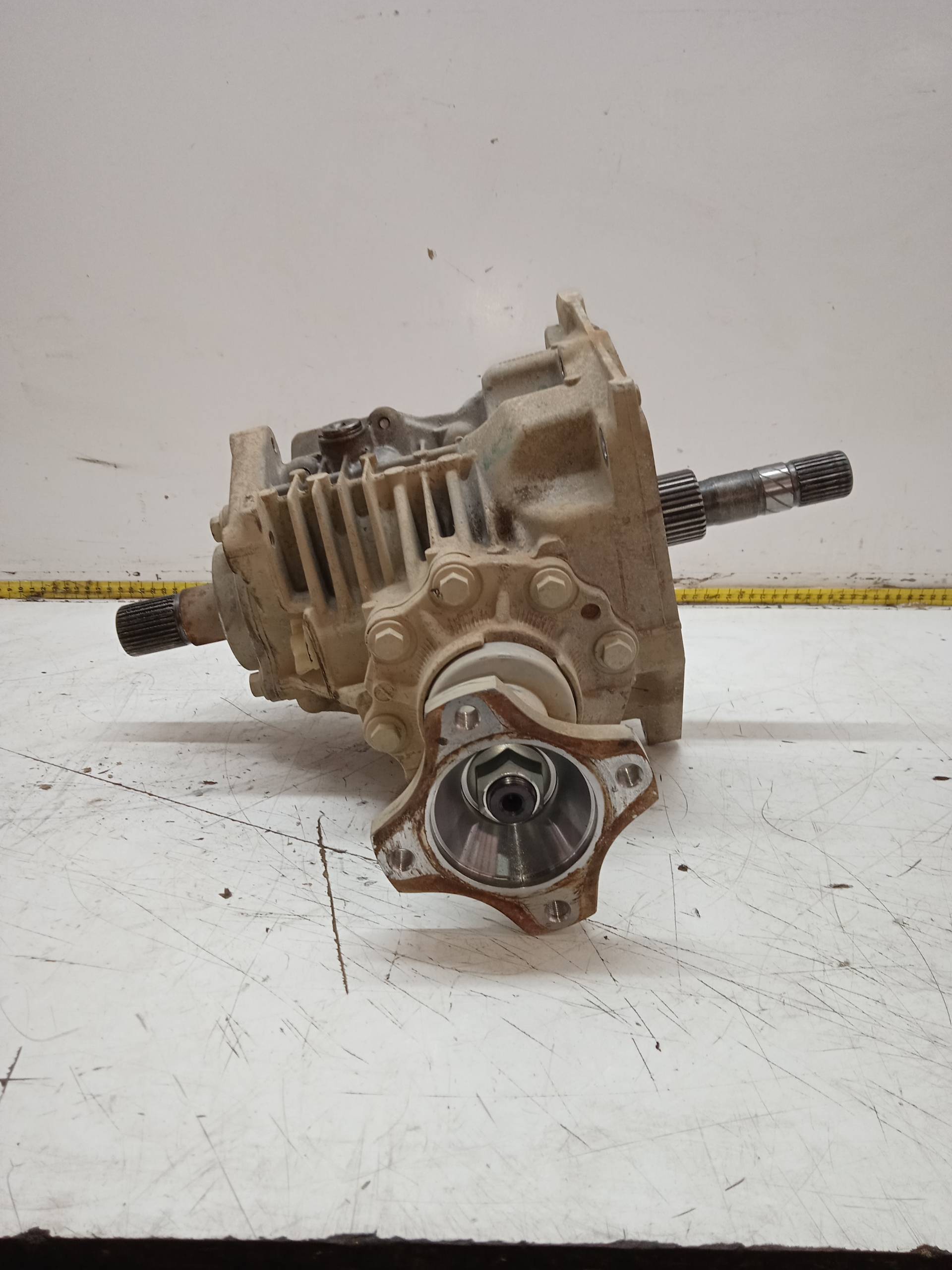 DACIA Duster 1 generation (2010-2017) Front Transfer Case 8200988059 24331680