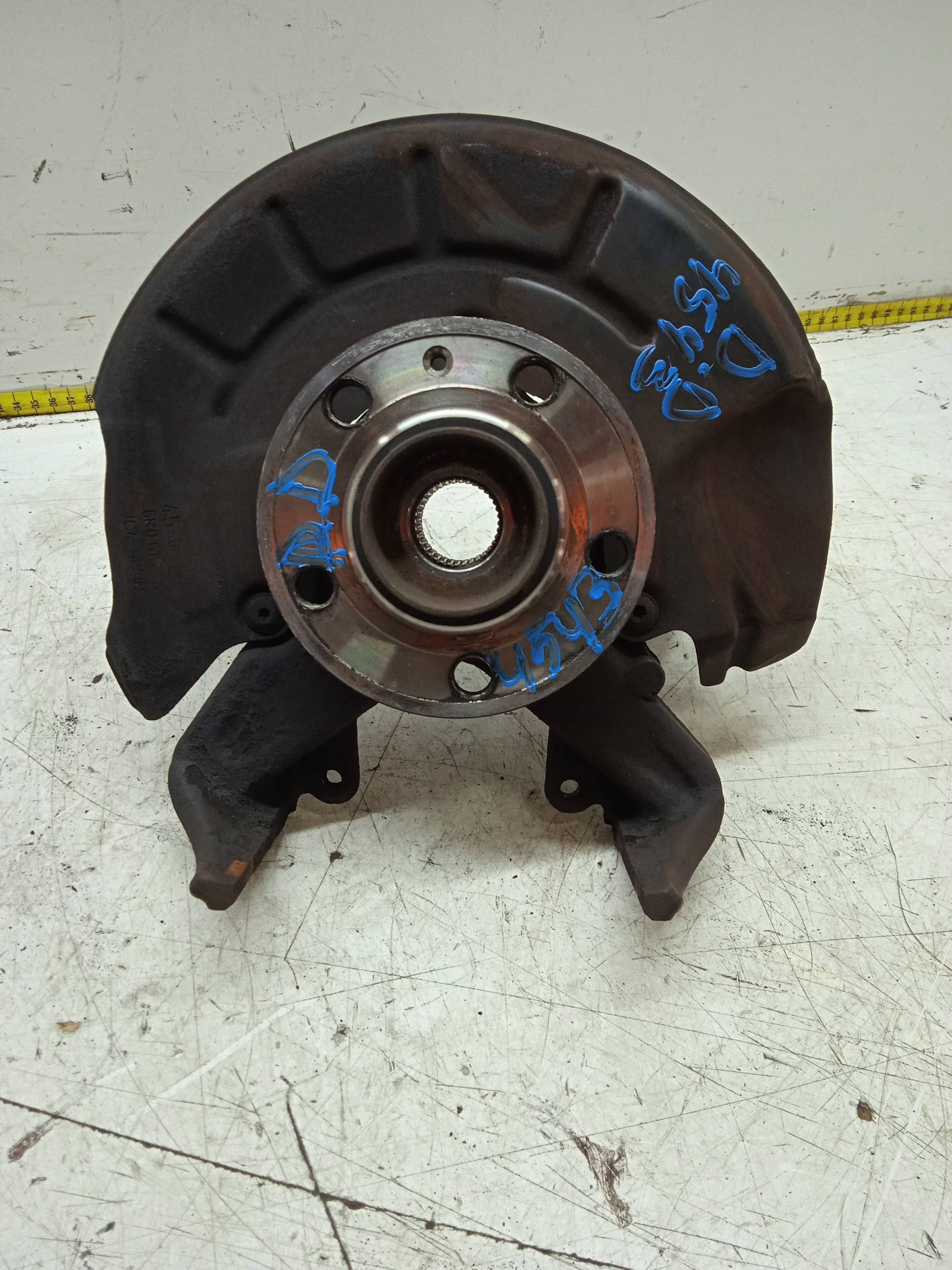 VOLKSWAGEN Polo 5 generation (2009-2017) Front Right Wheel Hub 6Q0407256AC 24330945