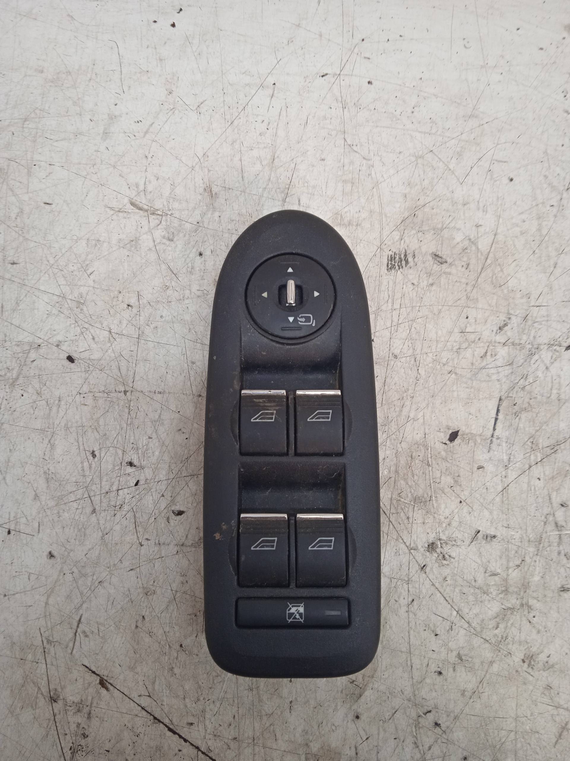 FORD C-Max 1 generation (2003-2010) Front Left Door Window Switch 9M5T14A132AA 24332298