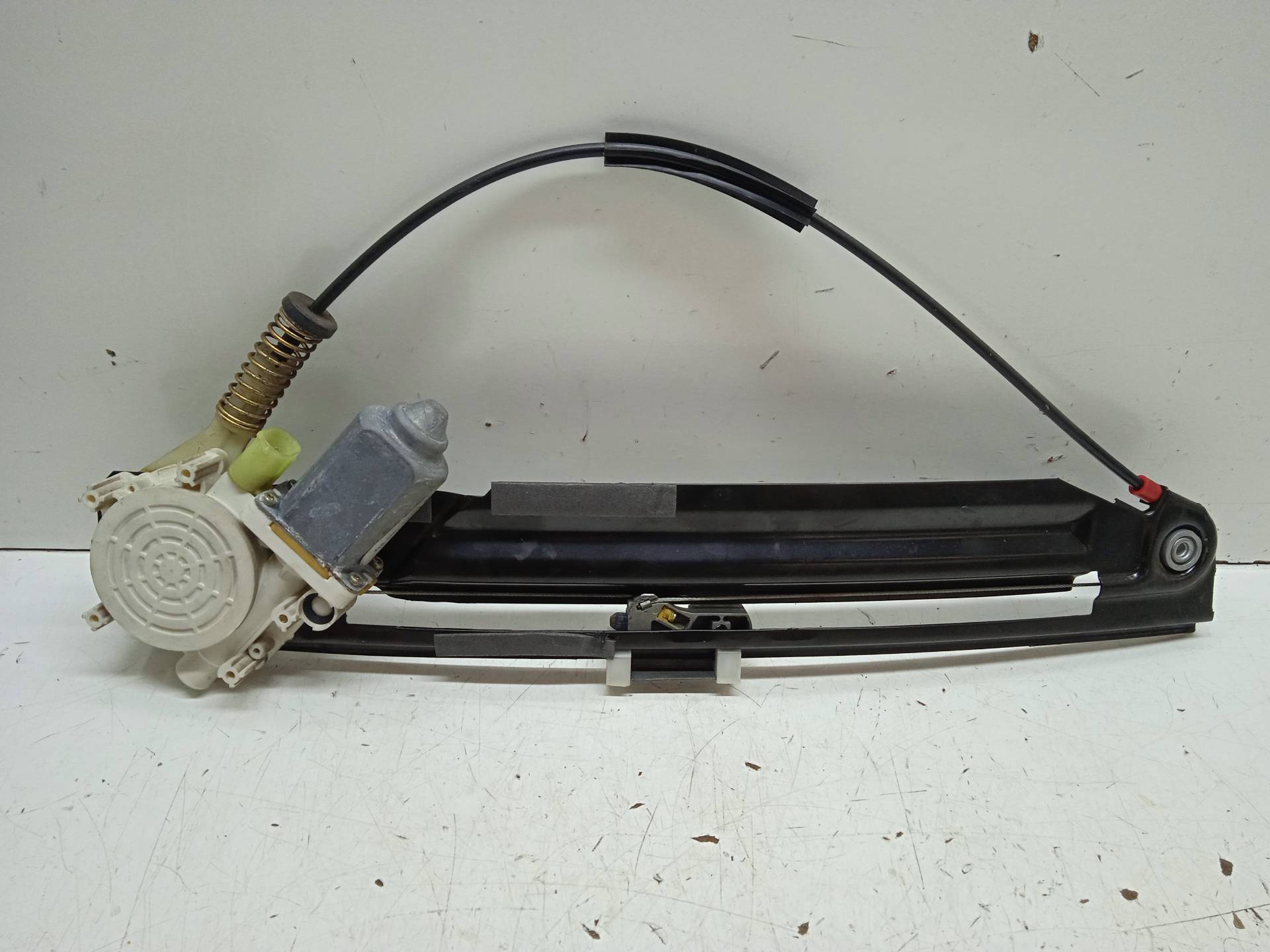 BMW 5 Series E39 (1995-2004) Rear left door window lifter 9030143 24335100