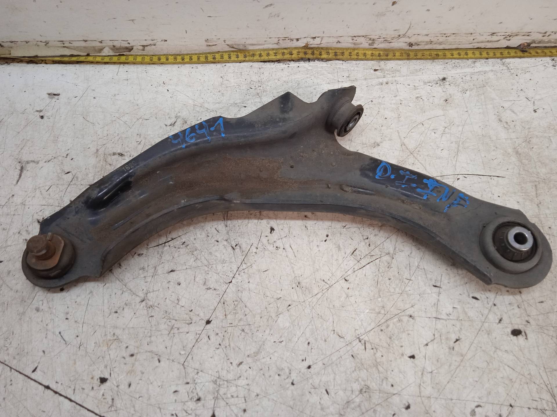 RENAULT Clio 4 generation (2012-2020) Front Left Arm 162C 24333425