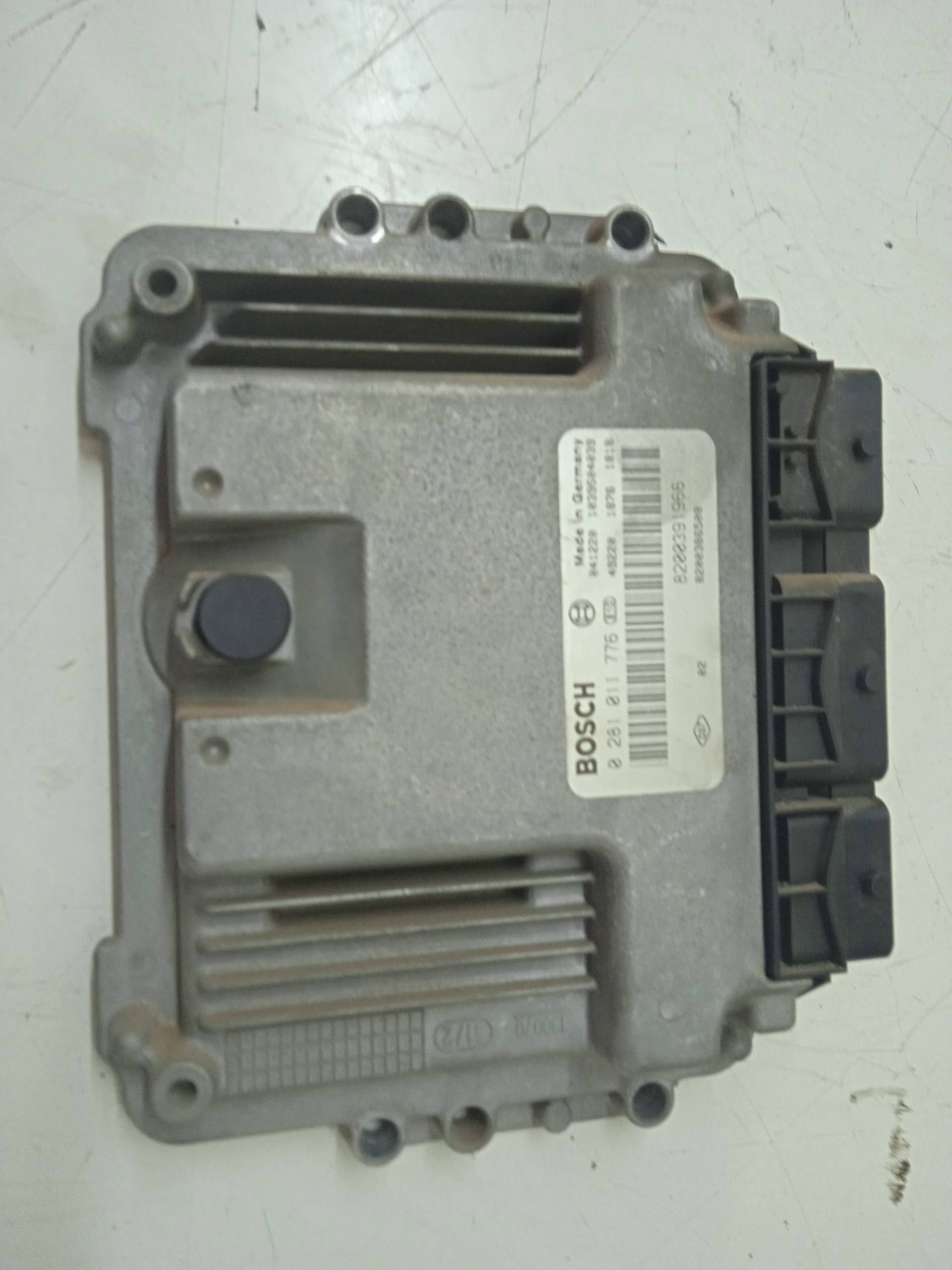 AUDI Megane 2 generation (2002-2012) Engine Control Unit ECU 0281011776 24335110