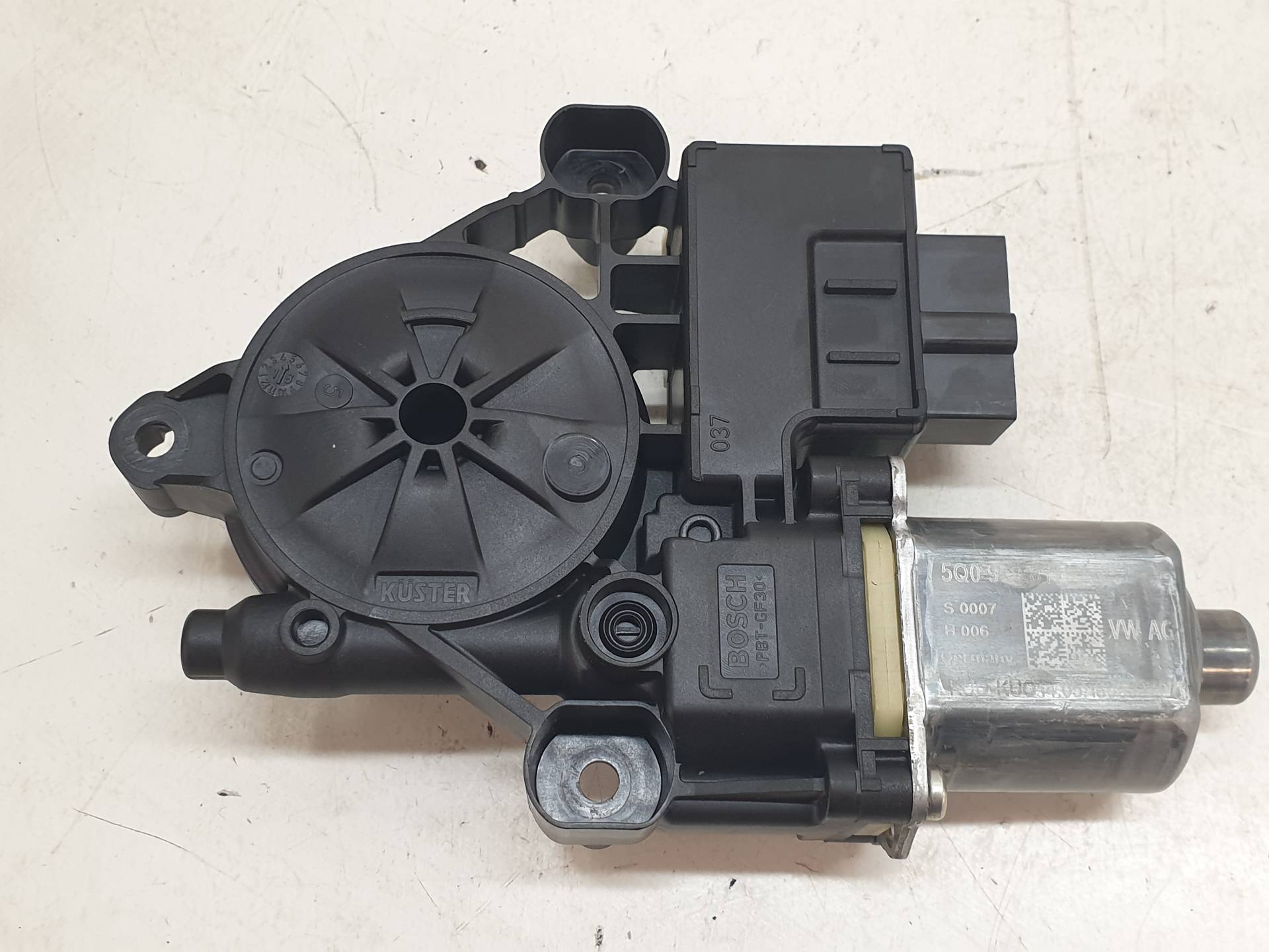 SEAT Toledo 3 generation (2004-2010) Rear Left Door Window Control Motor 0130822725 24340483