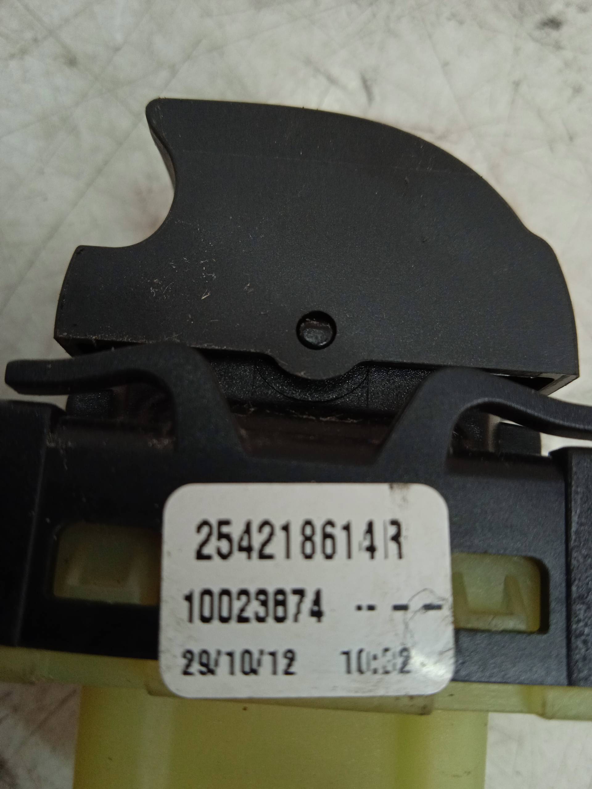 RENAULT Clio 3 generation (2005-2012) Front Right Door Window Switch 254218614R 24328073