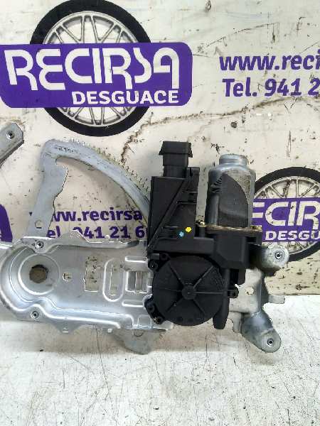 RENAULT Corsa C (2000-2006) Vindusregulator foran høyre dør 24466596 24324705