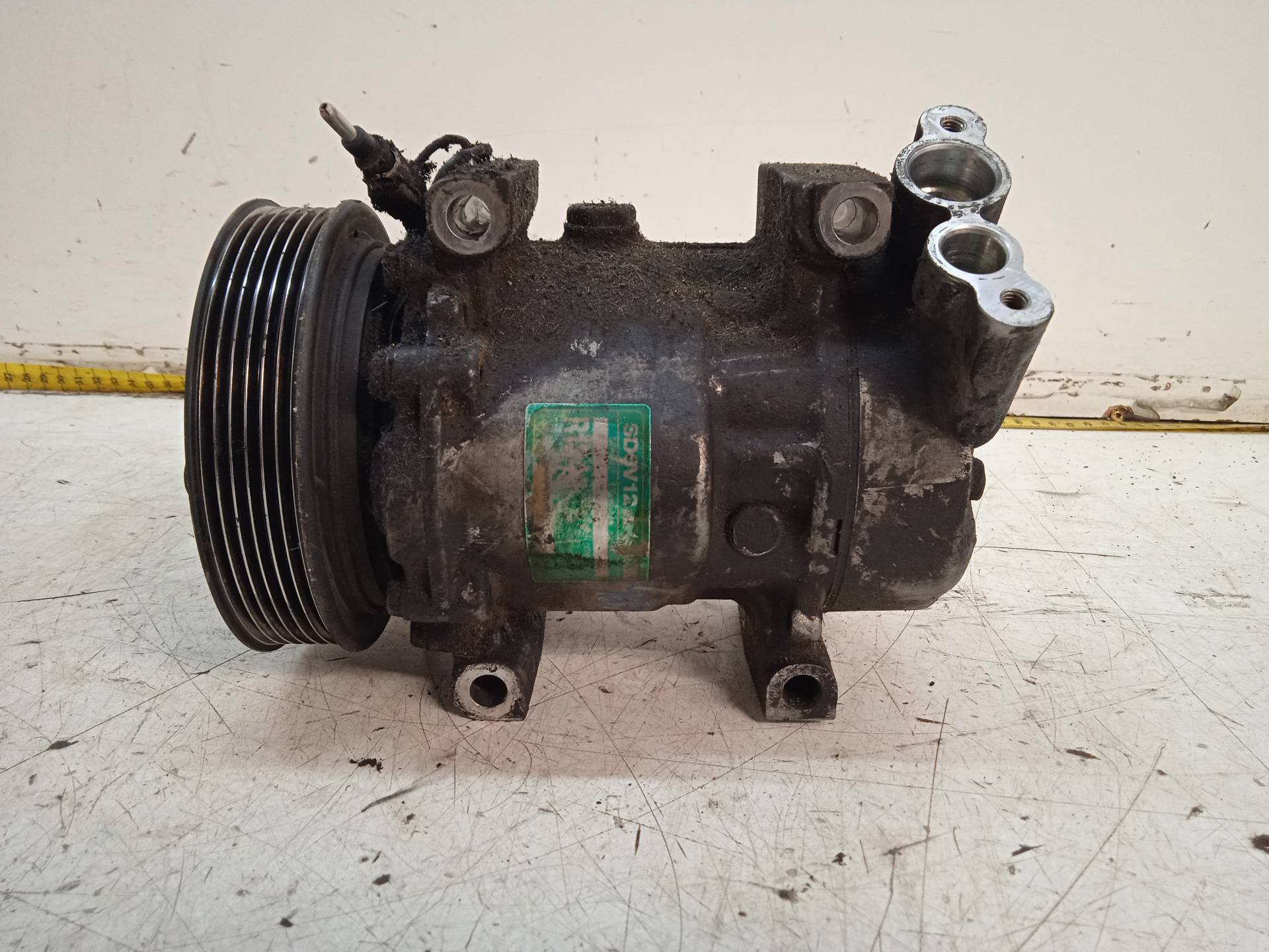 ASTON MARTIN Kangoo 1 generation (1998-2009) Air Condition Pump 7700111235 24333341