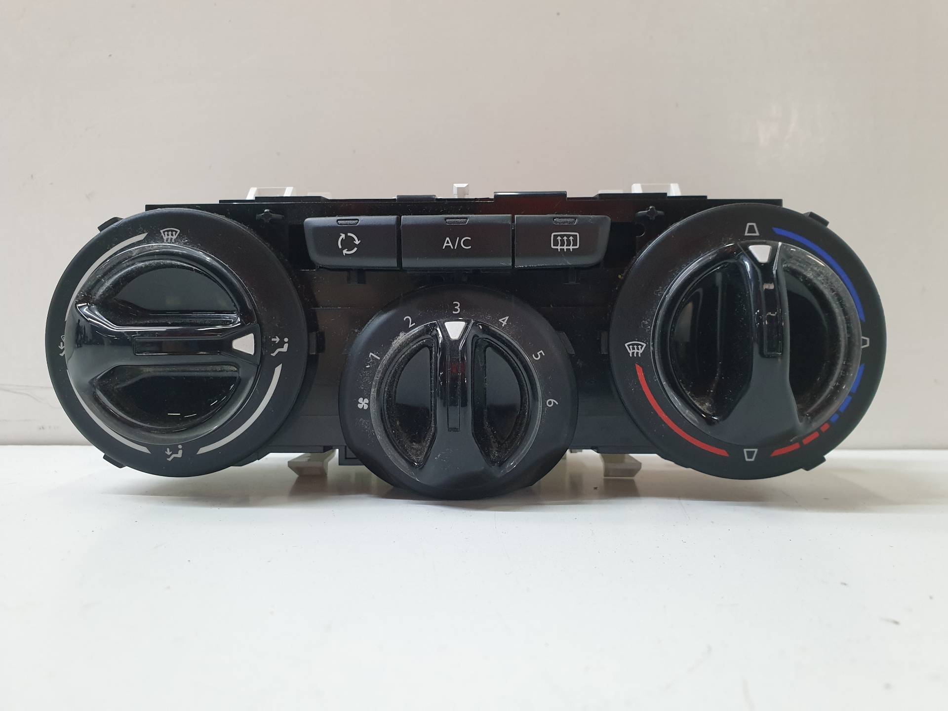 PEUGEOT 2008 1 generation (2013-2020) Climate  Control Unit E1063071 24341559