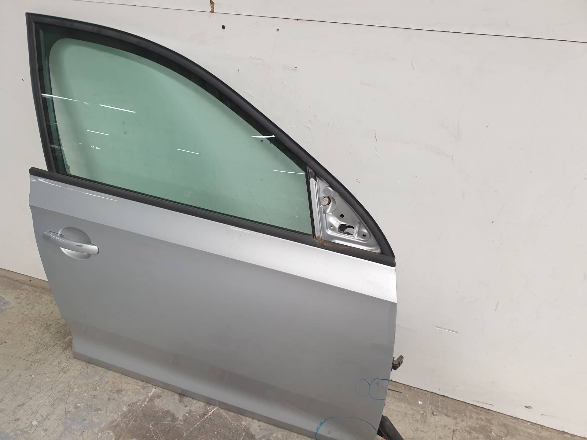 SEAT Toledo 4 generation (2012-2020) Priekšējās labās durvis 5JA831052C 24338912