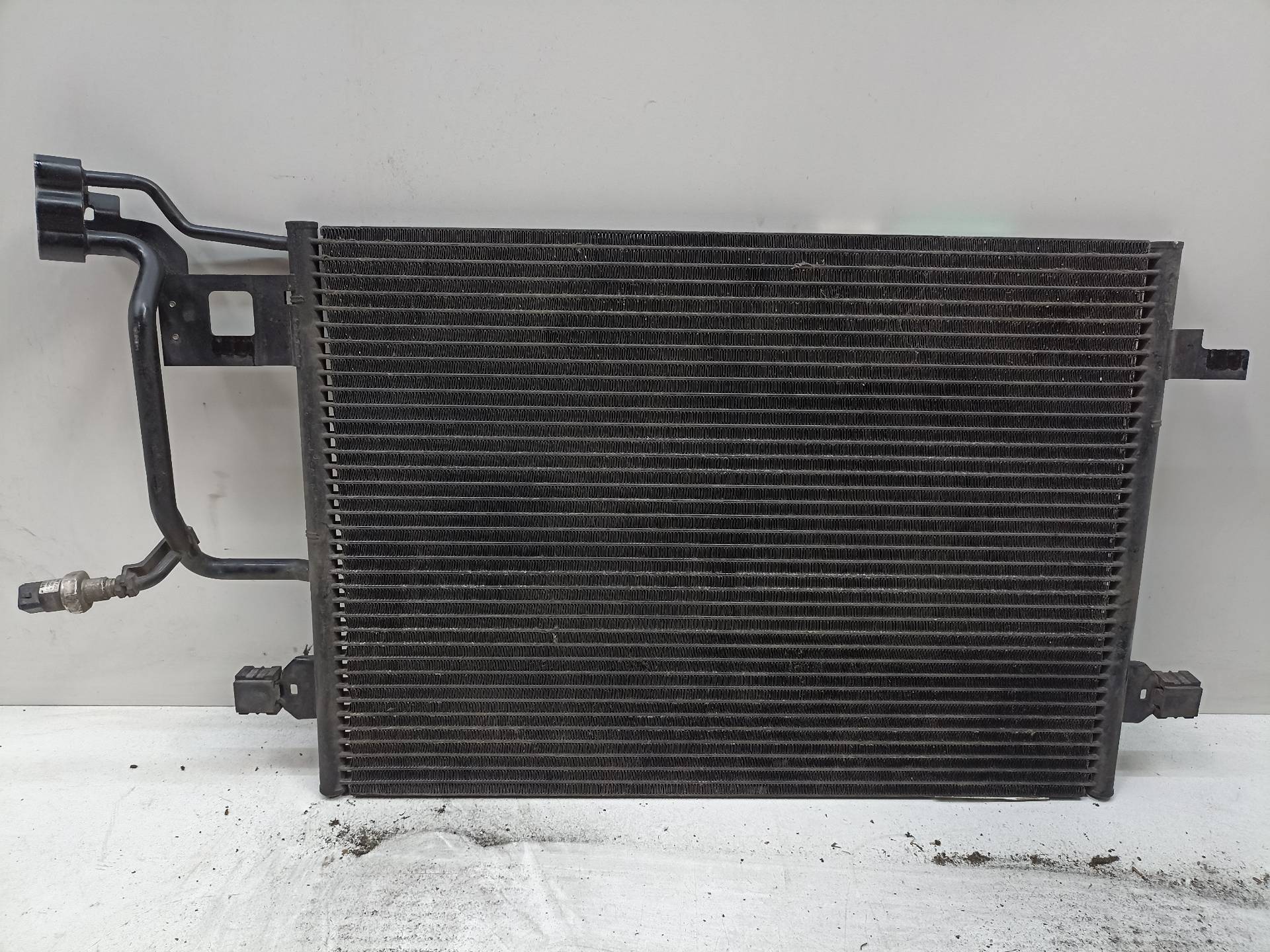 VOLKSWAGEN Passat B5 (1996-2005) Radiateur de climatisation 8D0260401G 24315851