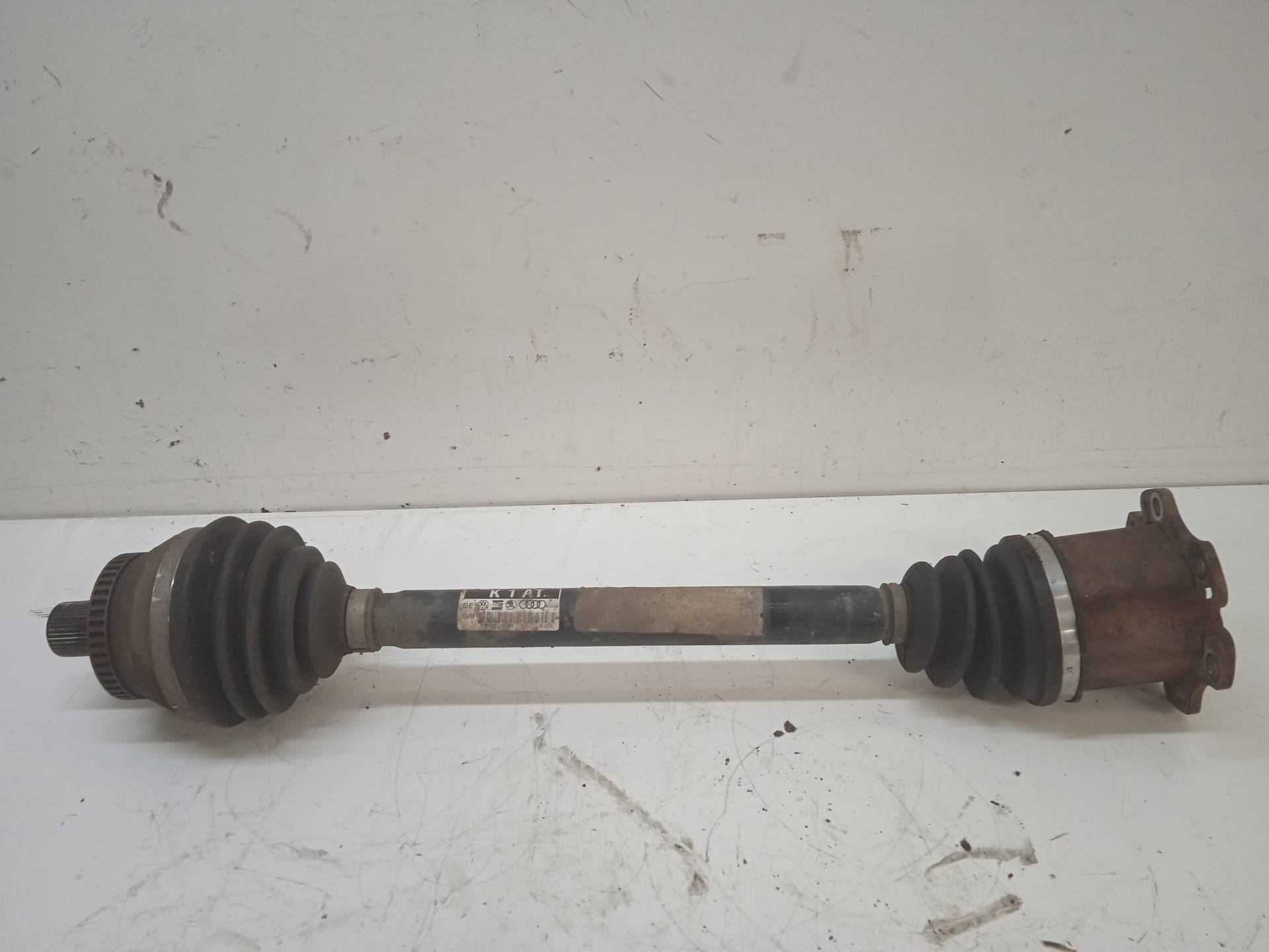 SEAT Exeo 1 generation (2009-2012) Front Left Driveshaft 8E0407271AT 24336650