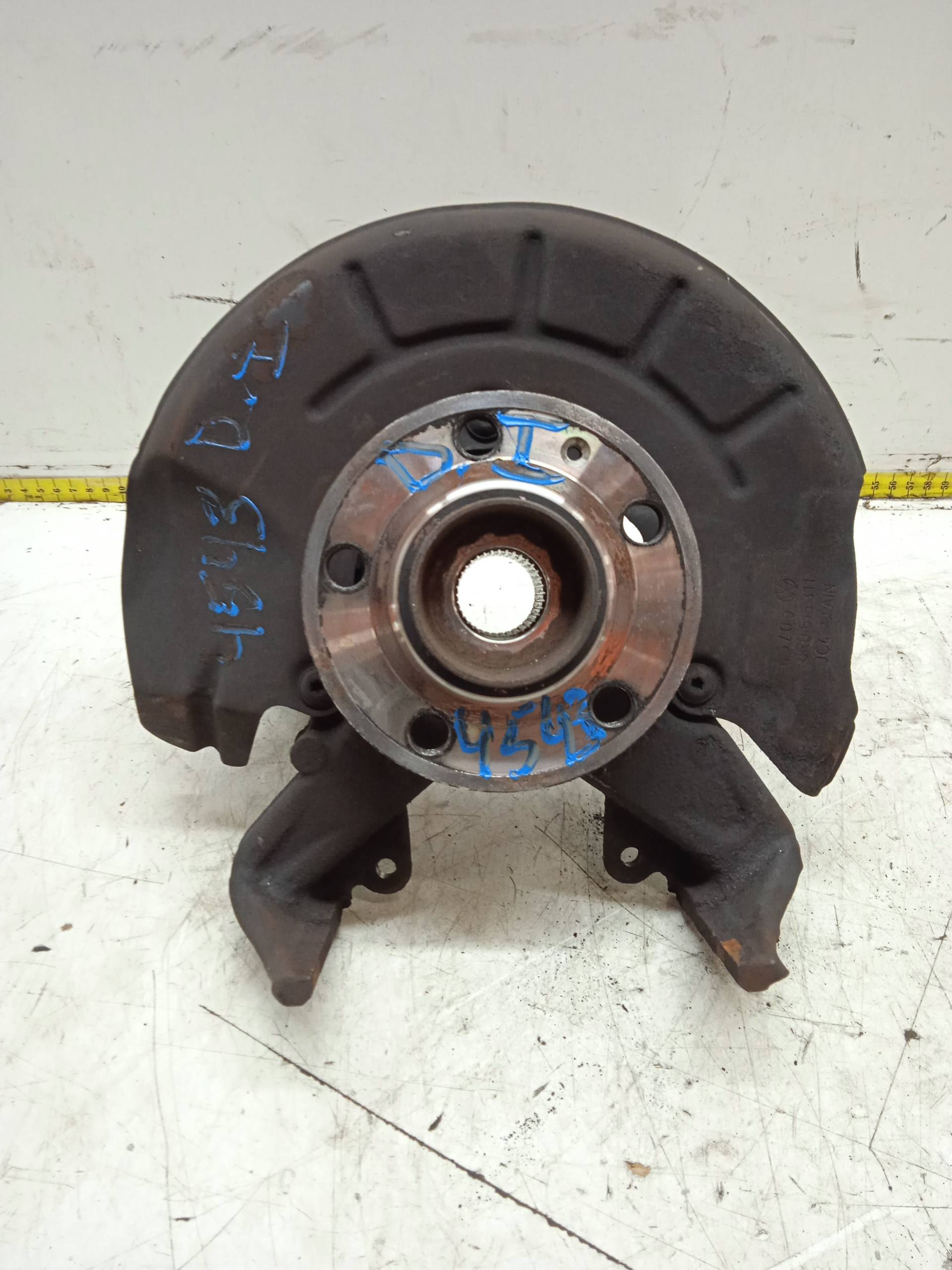 VOLKSWAGEN Polo 5 generation (2009-2017) Front Left Wheel Hub 6Q0407255AC 24330902