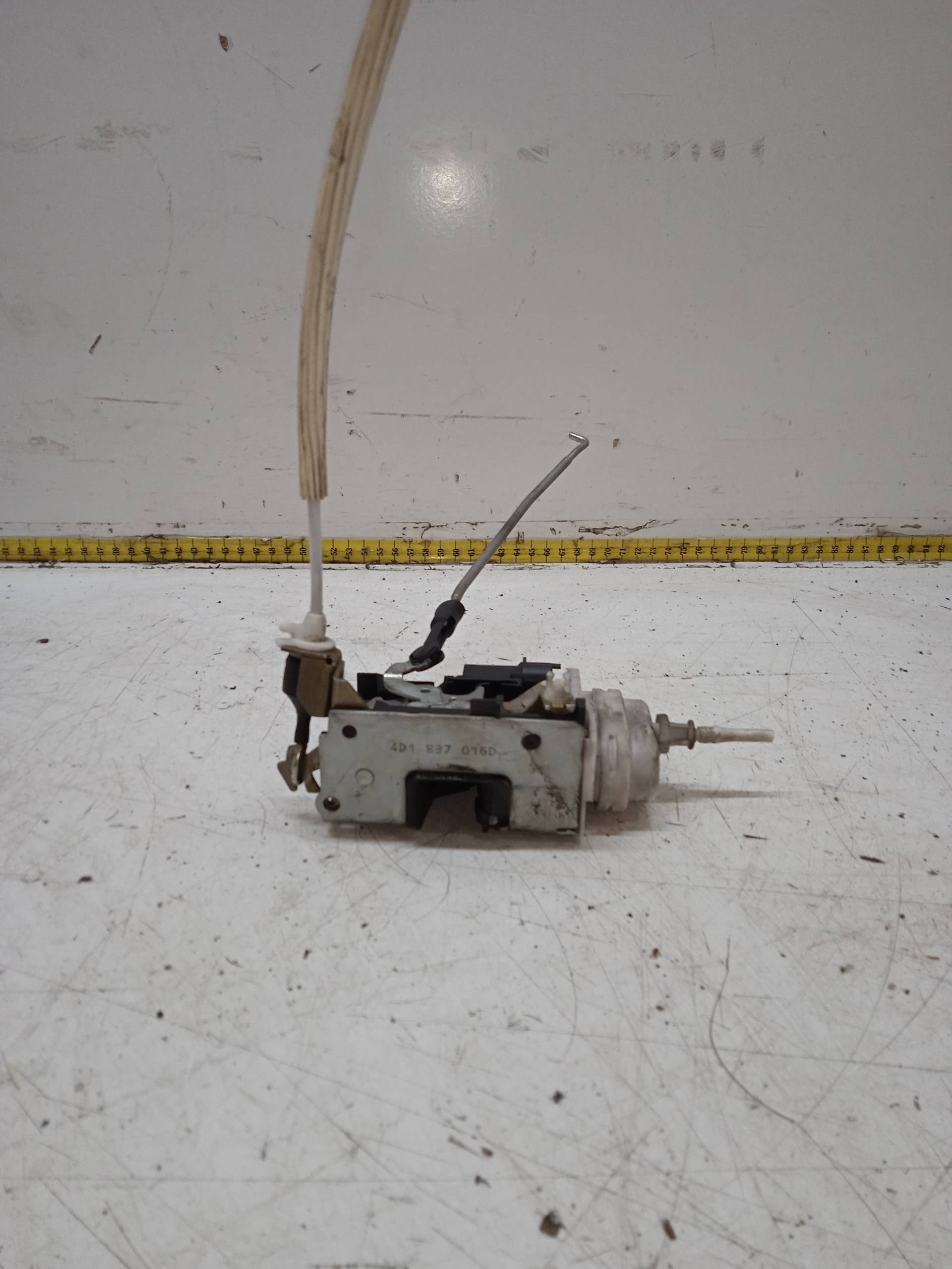 HONDA Front Right Door Lock 4D1837016D 24330413