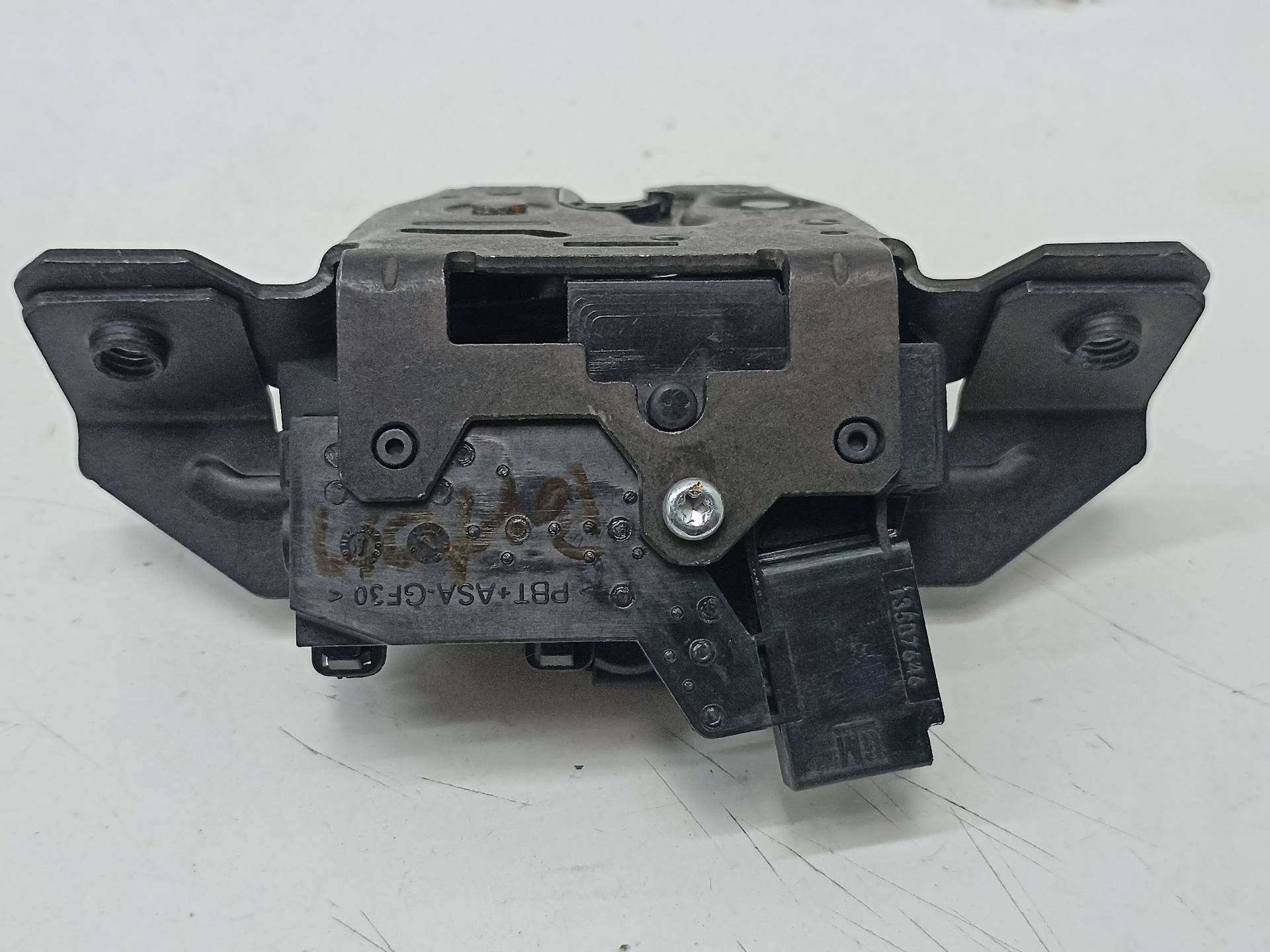 OPEL Astra J (2009-2020) Замок крышки багажника 20941129 24312180