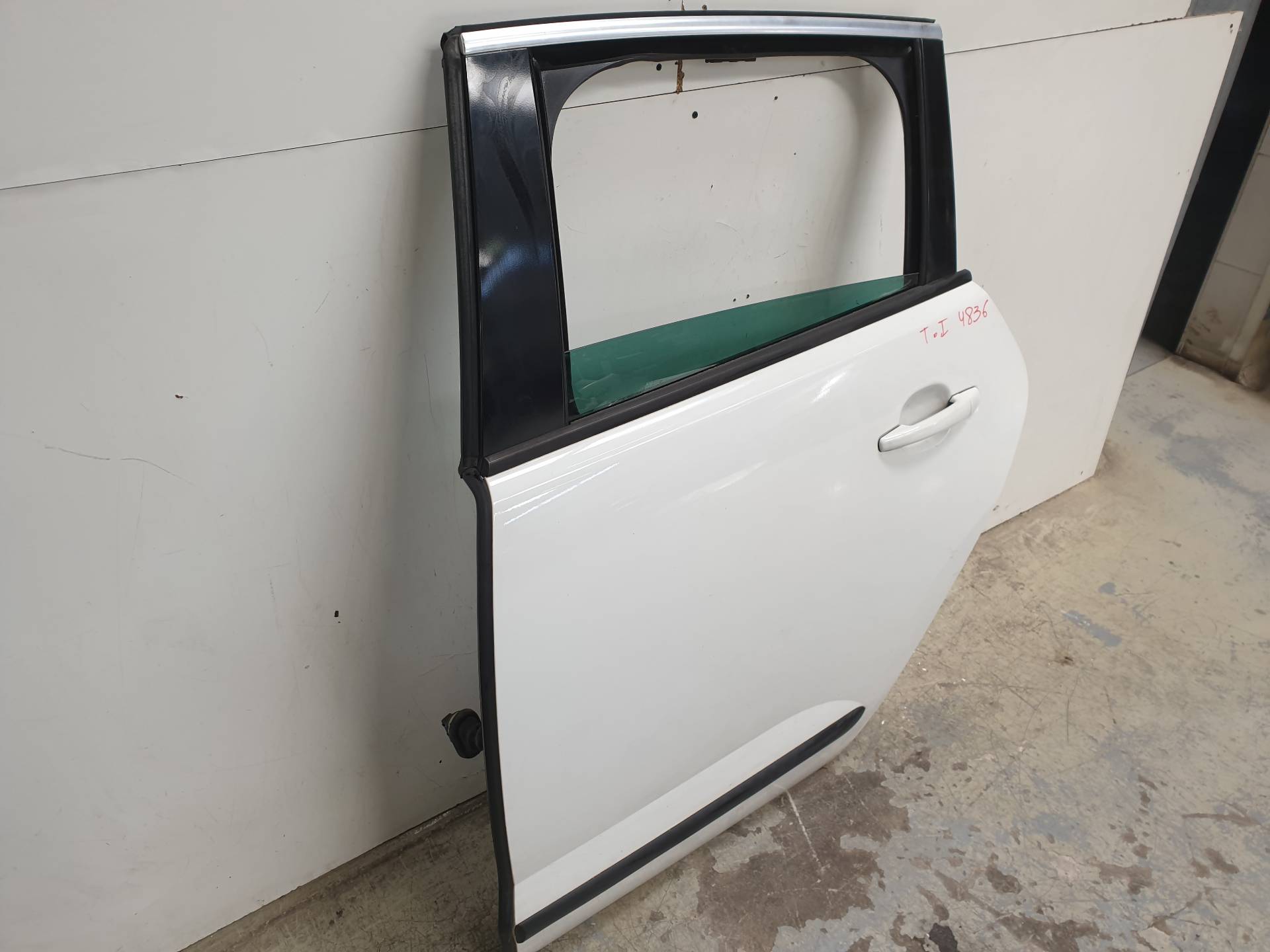 PEUGEOT 3008 1 generation (2010-2016) Rear Left Door 9006Q1 24338274