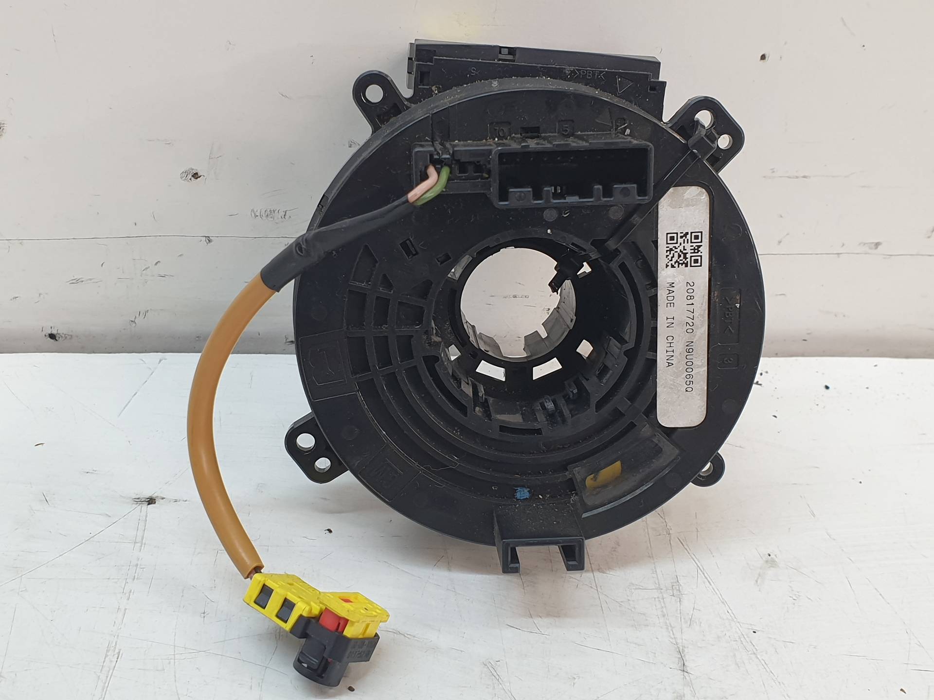 OPEL Astra J (2009-2020) Steering Wheel Slip Ring Squib 20817720 24337885