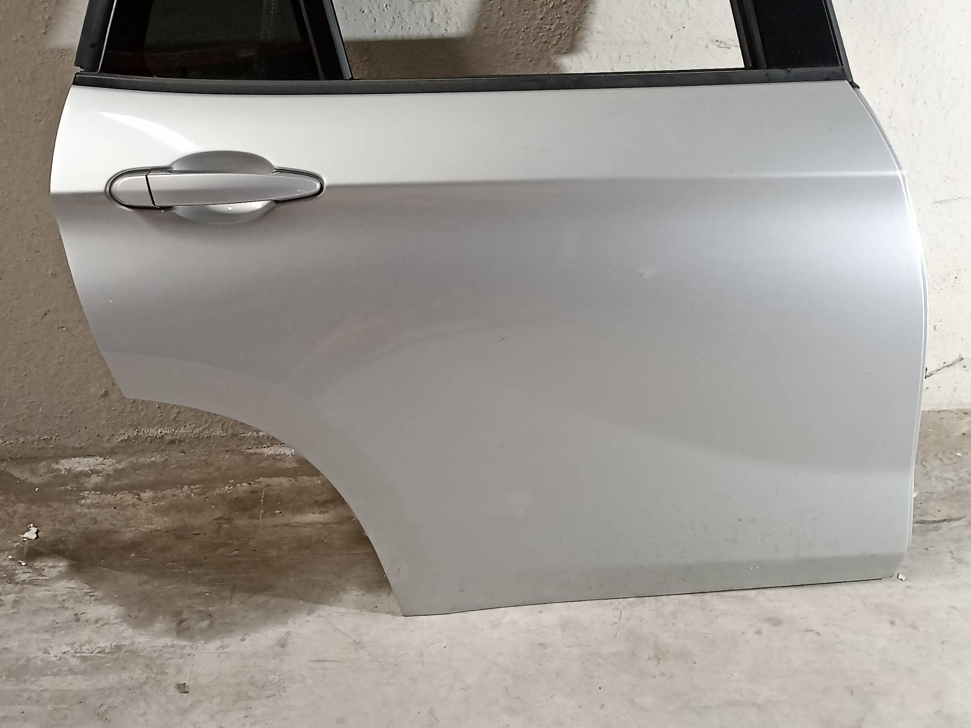 BMW X1 E84 (2009-2015) Galinių dešinių durų stiklo pakelėjas 51352990388 24332132