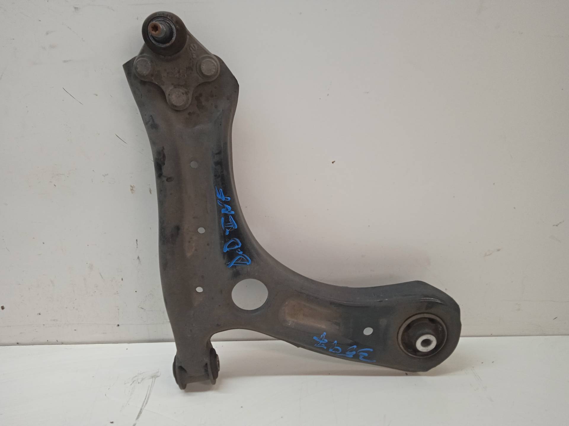 SKODA Fabia 3 generation (2014-2021) Fremre høyre arm 6R0407152F 24337113