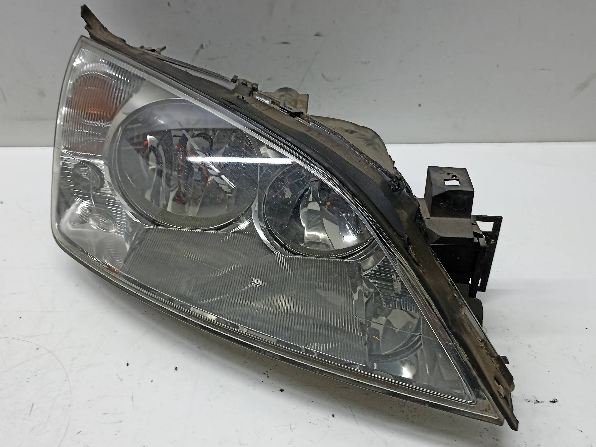 FORD Mondeo 3 generation (2000-2007) Front Right Headlight 1S7113005SE, 29762723067 24313499
