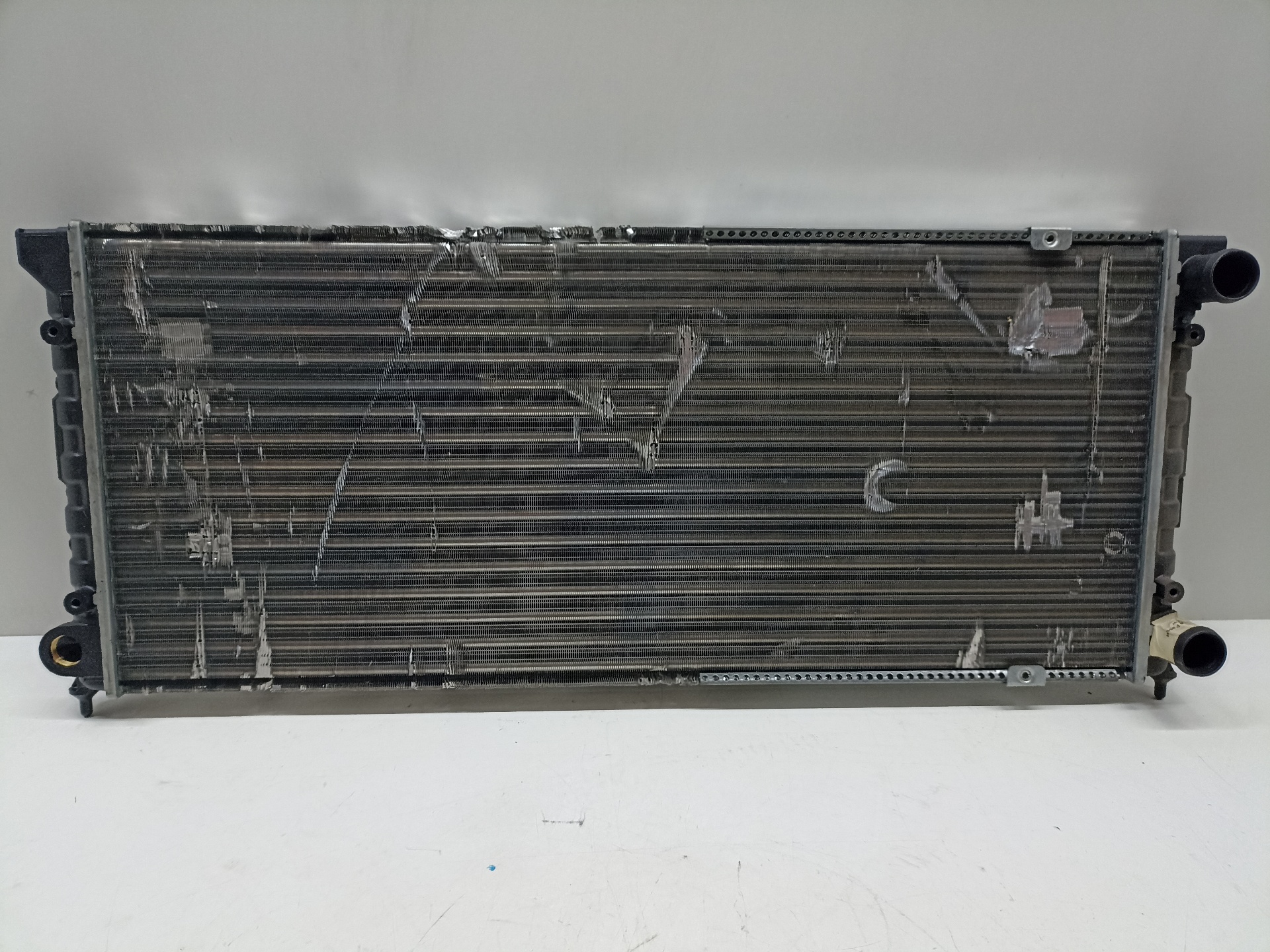 VOLKSWAGEN Passat B3 (1988-1993) Охлаждающий радиатор 730629 24331004