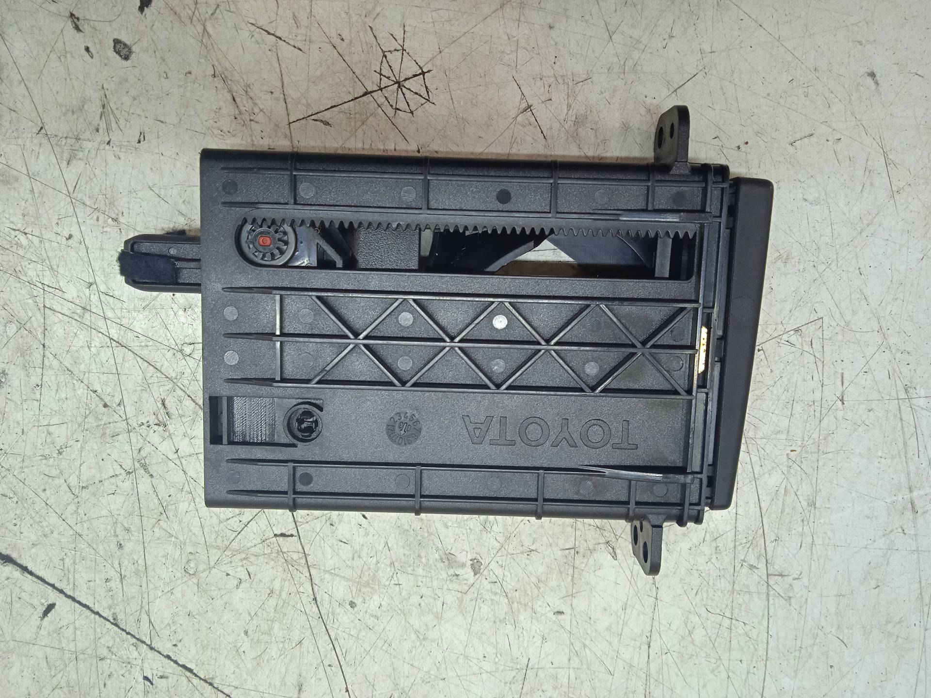 TOYOTA Avensis 2 generation (2002-2009) Center Console MT3509 24332164