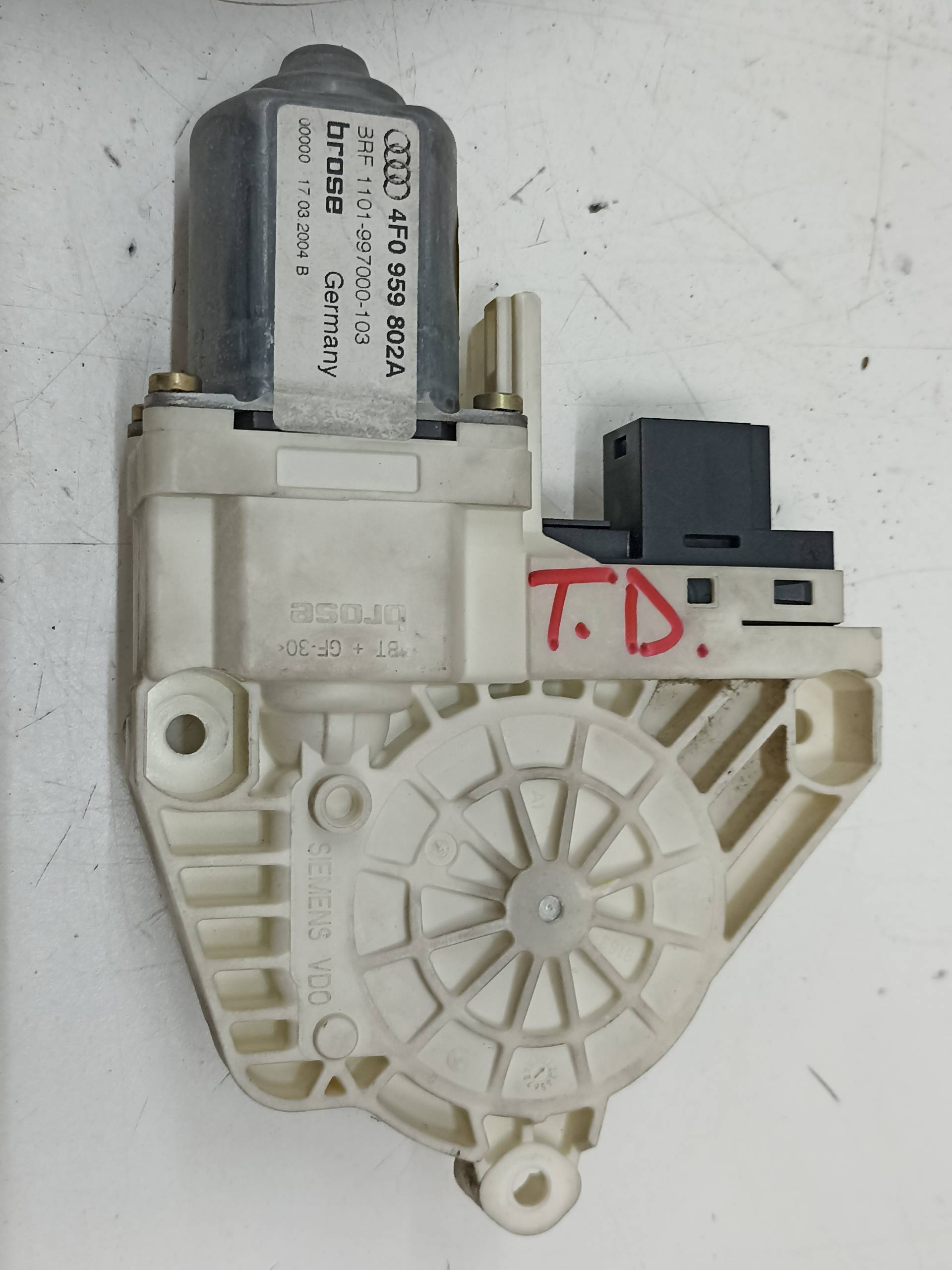 AUDI A6 C6/4F (2004-2011) Rear Right Door Window Control Motor 4F0959802A 24300975