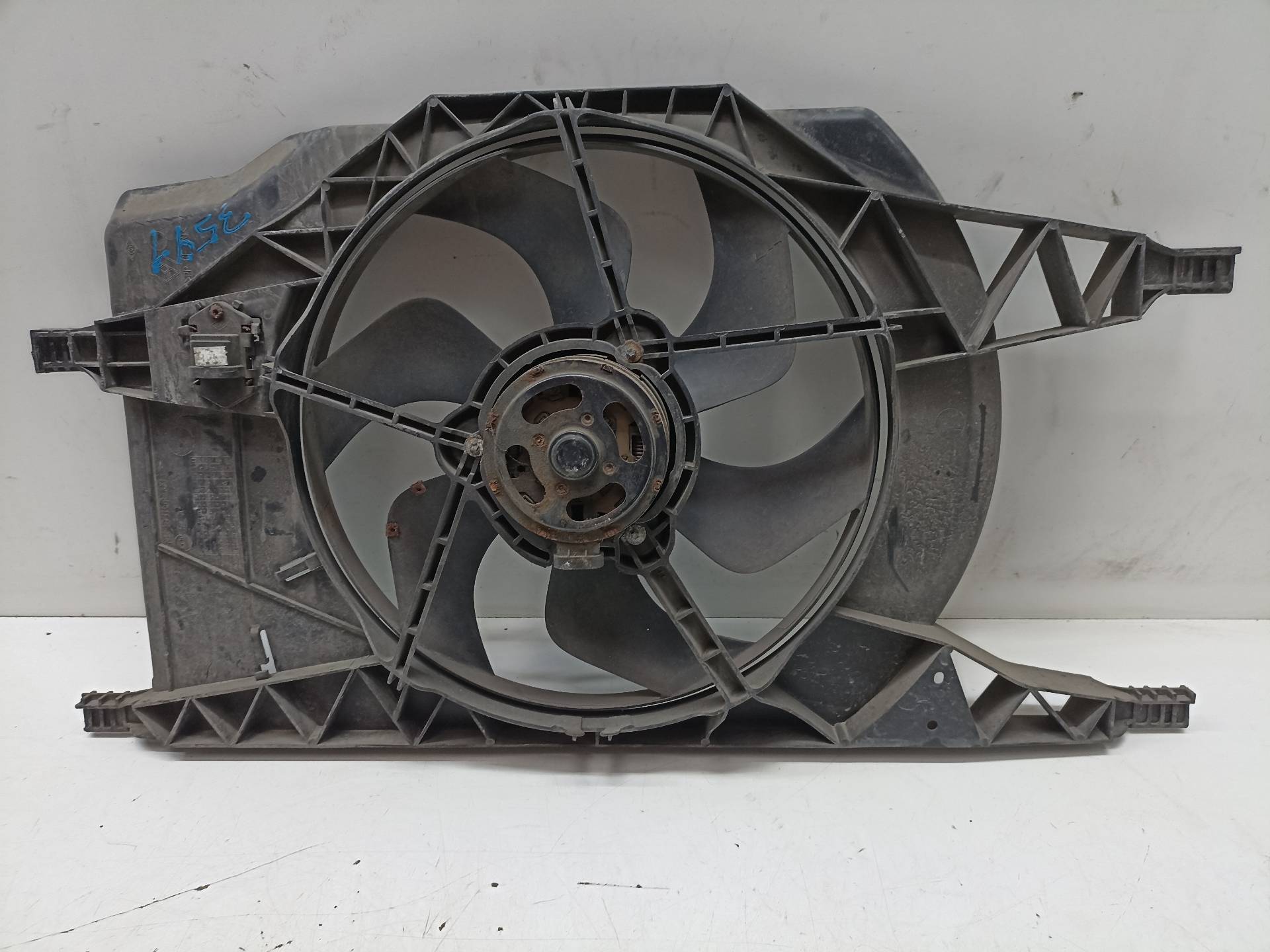 BMW Laguna 2 generation (2001-2007) Diffuser Fan 8200273171 24316521