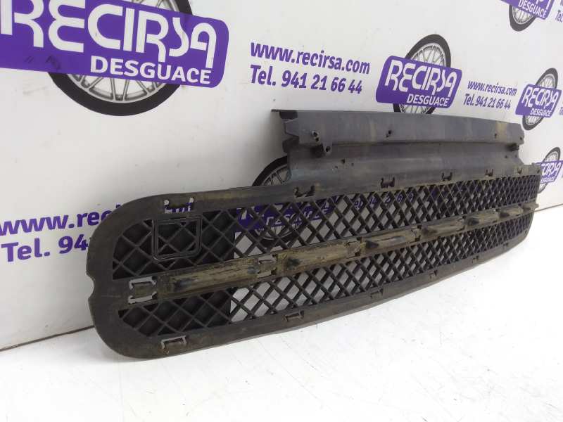 MINI Cabrio R52 (2004-2008) Grille inférieure du pare-chocs avant 24320125