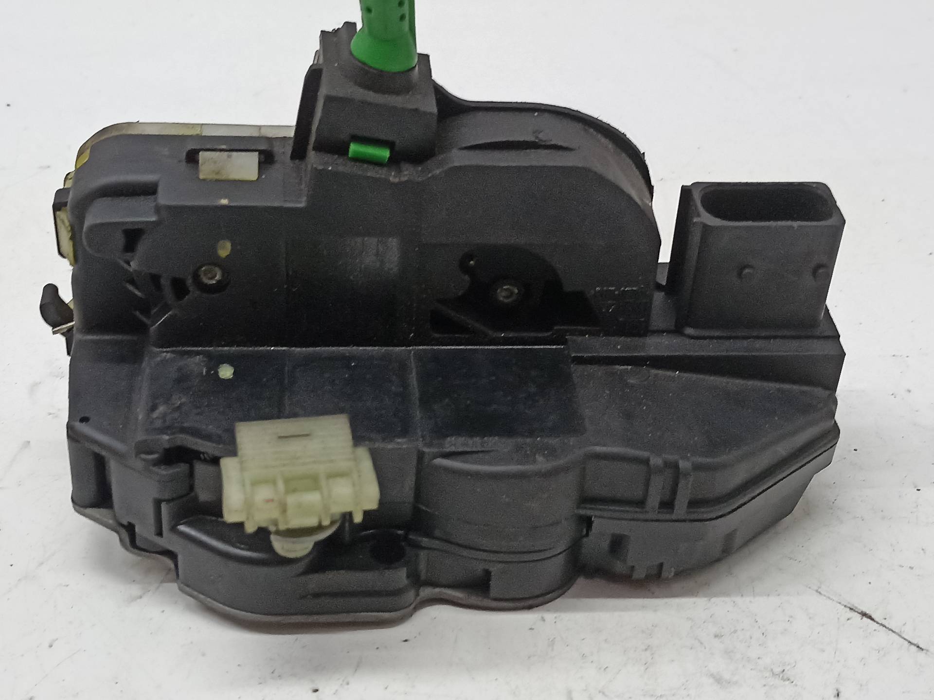 OPEL Astra J (2009-2020) Замок задней левой двери 3023881 24310107