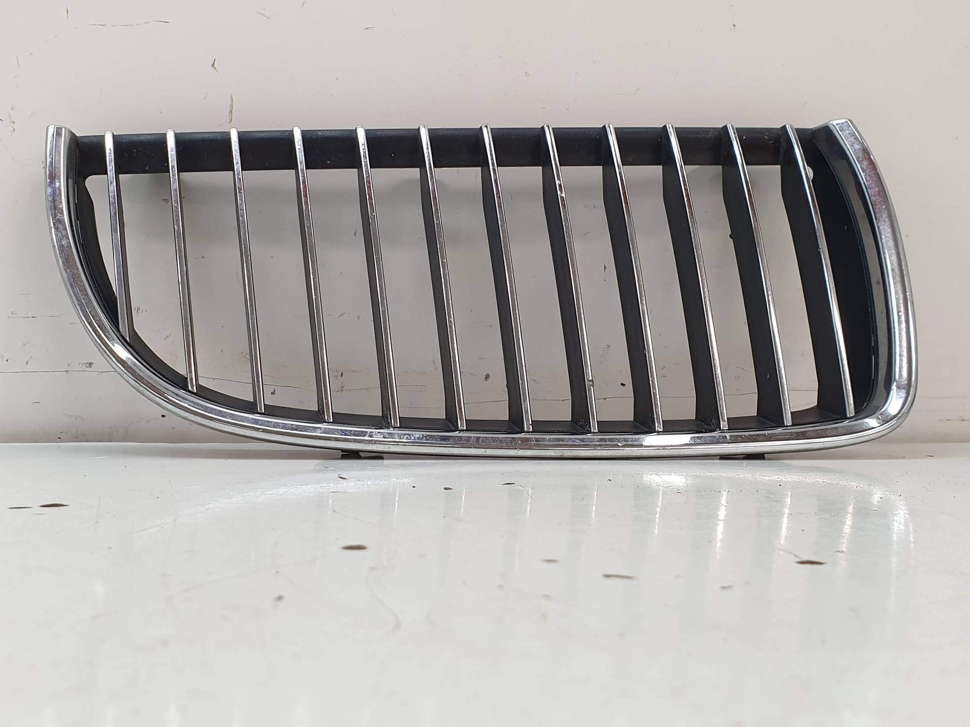 BMW 3 Series E90/E91/E92/E93 (2004-2013) Radiator Grille 715BM33022A1 24338079