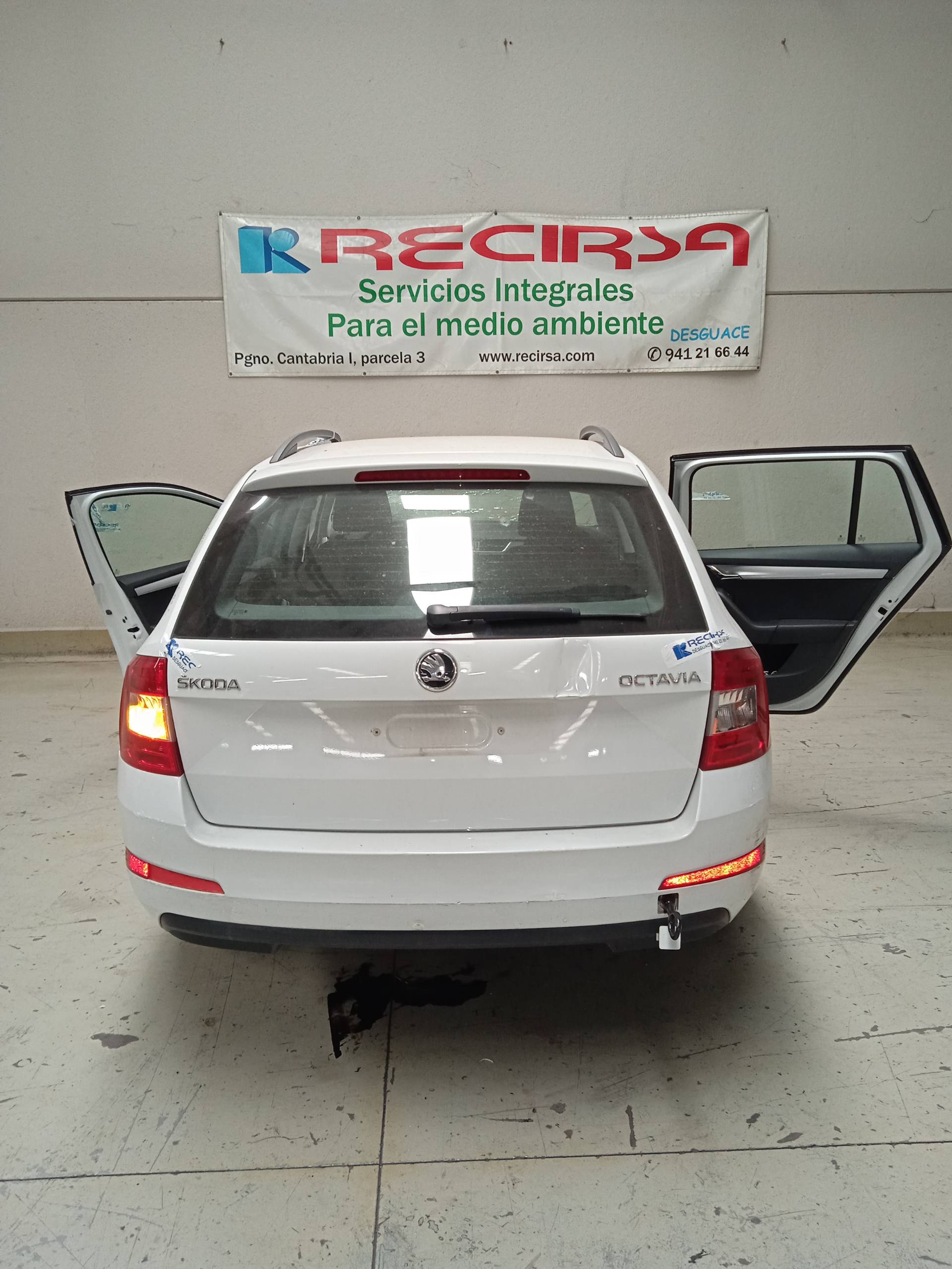 SKODA Octavia 3 generation (2013-2020) Форсунка палива 04L130277AJ 24329403