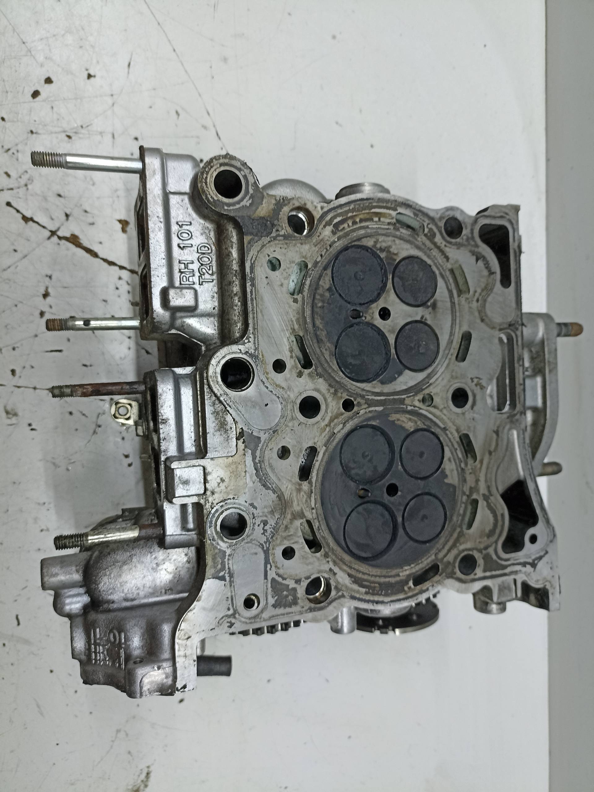 SUBARU Outback 3 generation (2003-2009) Motorens sylinderhode T20D 24312072