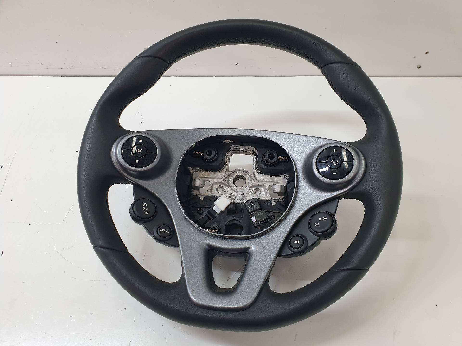 SMART Forfour 2 generation (2015-2023) Steering Wheel A4534604100 24339193