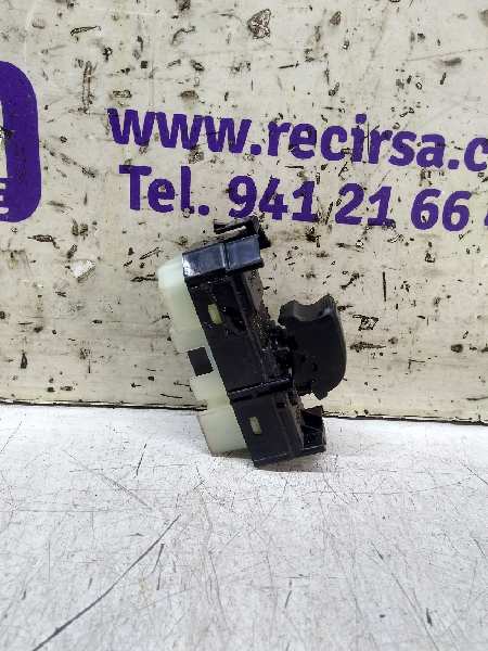 TOYOTA Avensis Verso 1 generation (2001-2003) Rear Right Door Window Control Switch 8403044020 24324945