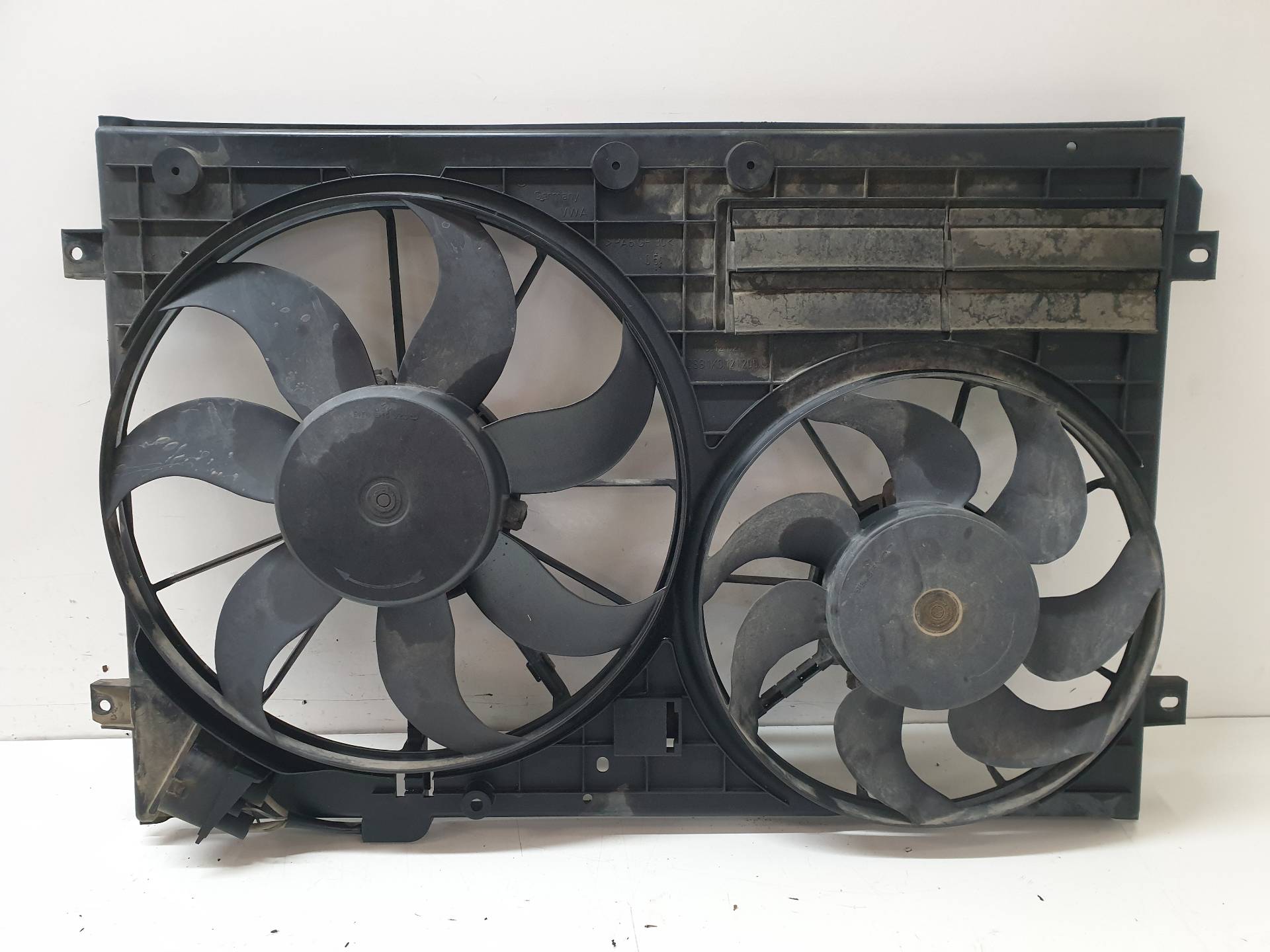 DODGE Diffuser Fan 1K0121207AA 25567801