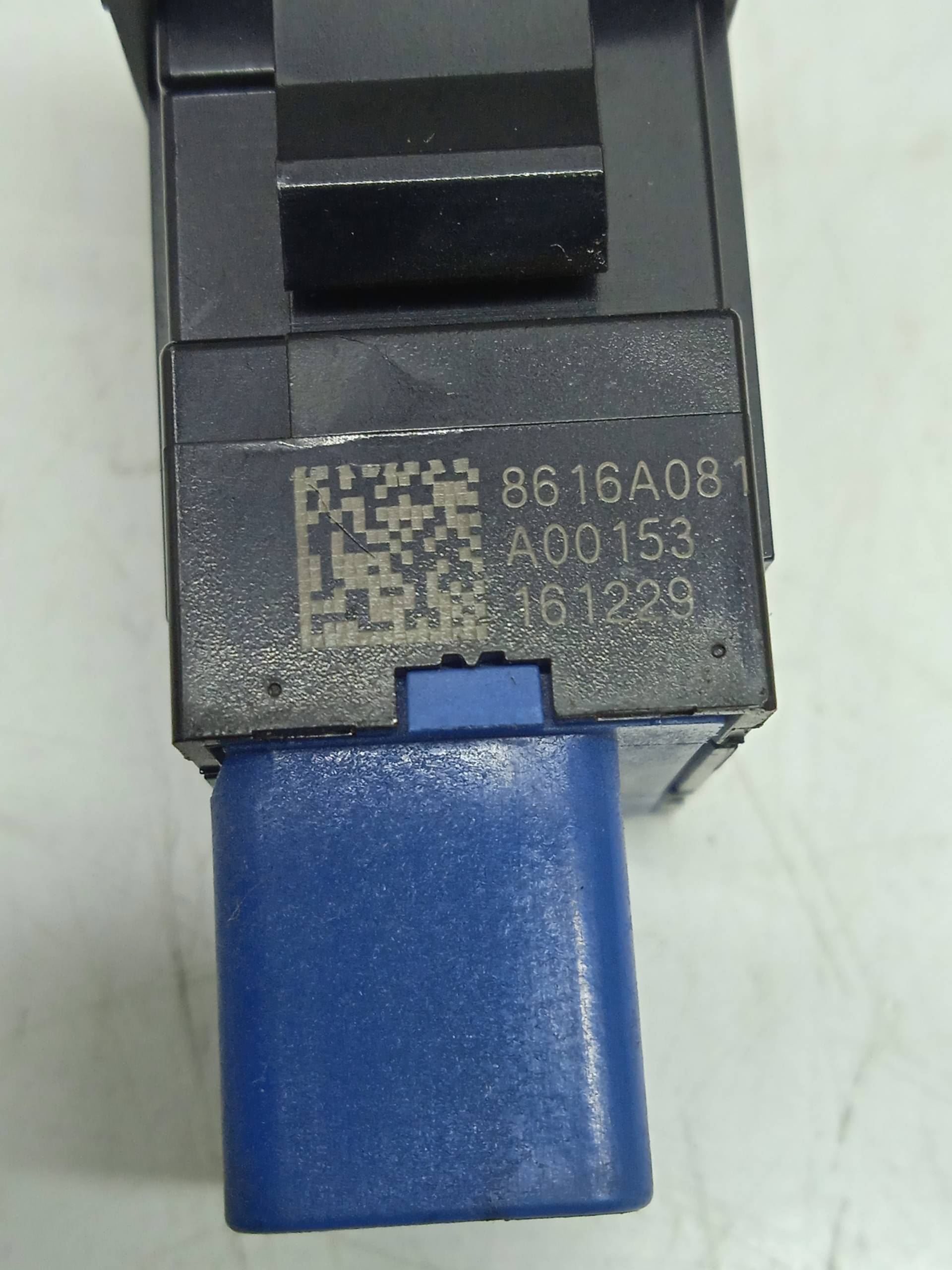 MITSUBISHI ASX 1 generation (2010-2020) Switches 8616A081 24329506