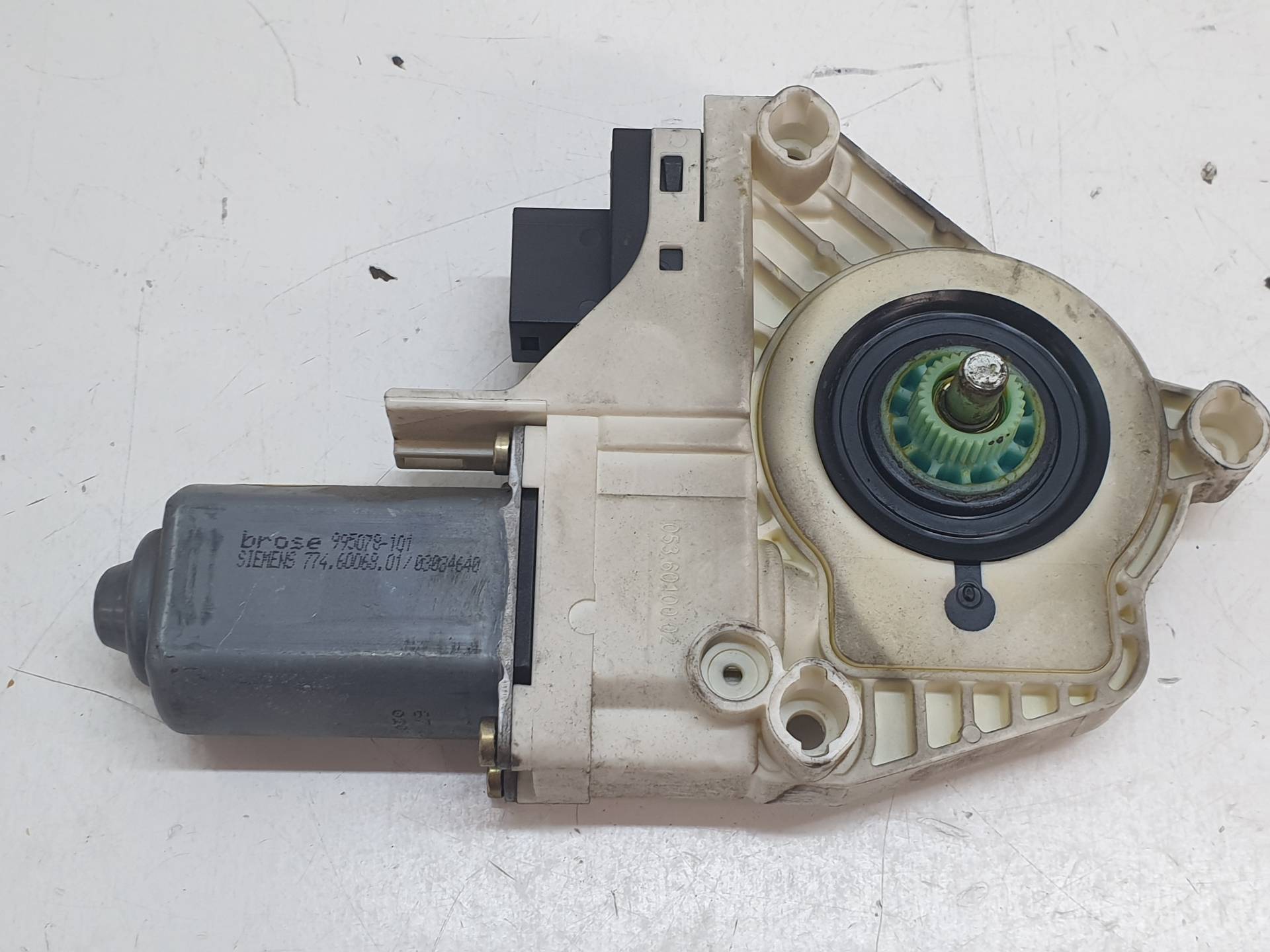 AUDI A6 C6/4F (2004-2011) Front Left Door Window Regulator Motor 4F0959801B 27533721