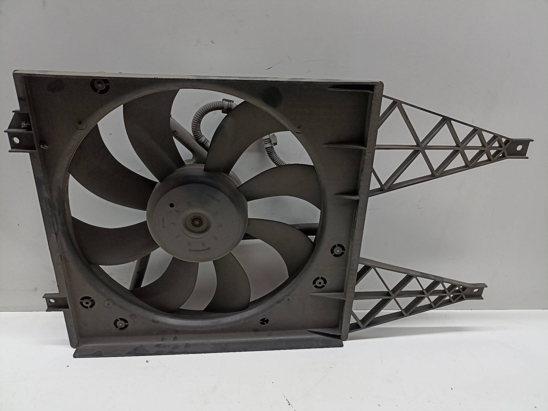 SKODA Fabia 6Y (1999-2007) Diffuser Fan 6Q0121207N 24315193