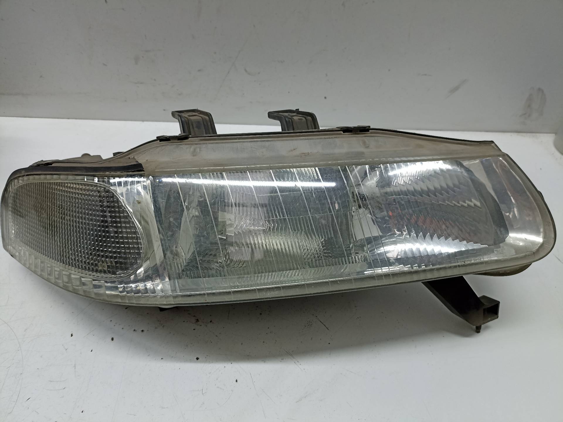NISSAN 400 1 generation (HH-R) (1995-2000) Front Right Headlight 54532733 24300928