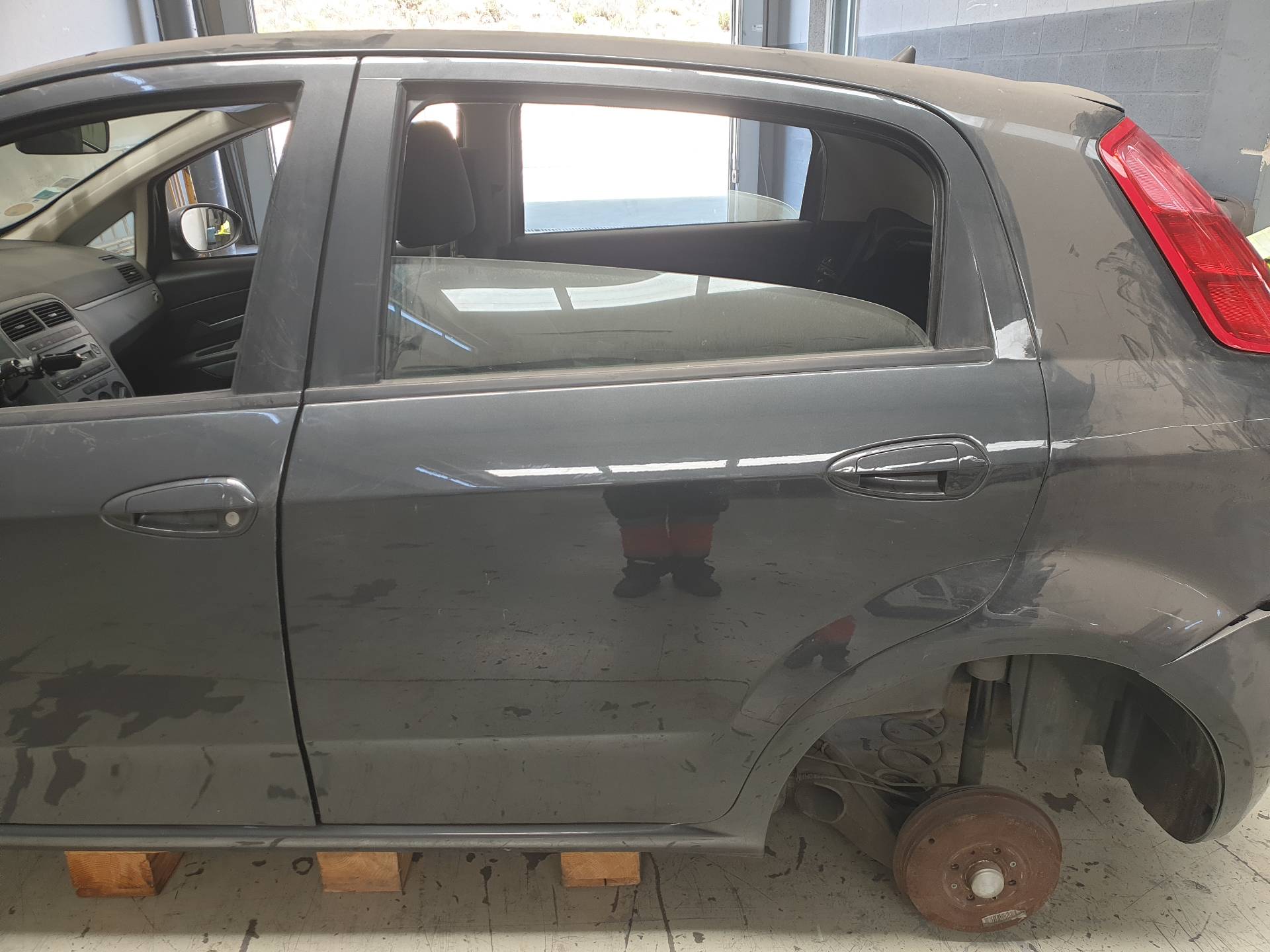 FIAT Punto 3 generation (2005-2020) Levý zadní dveře 51846228 27536778