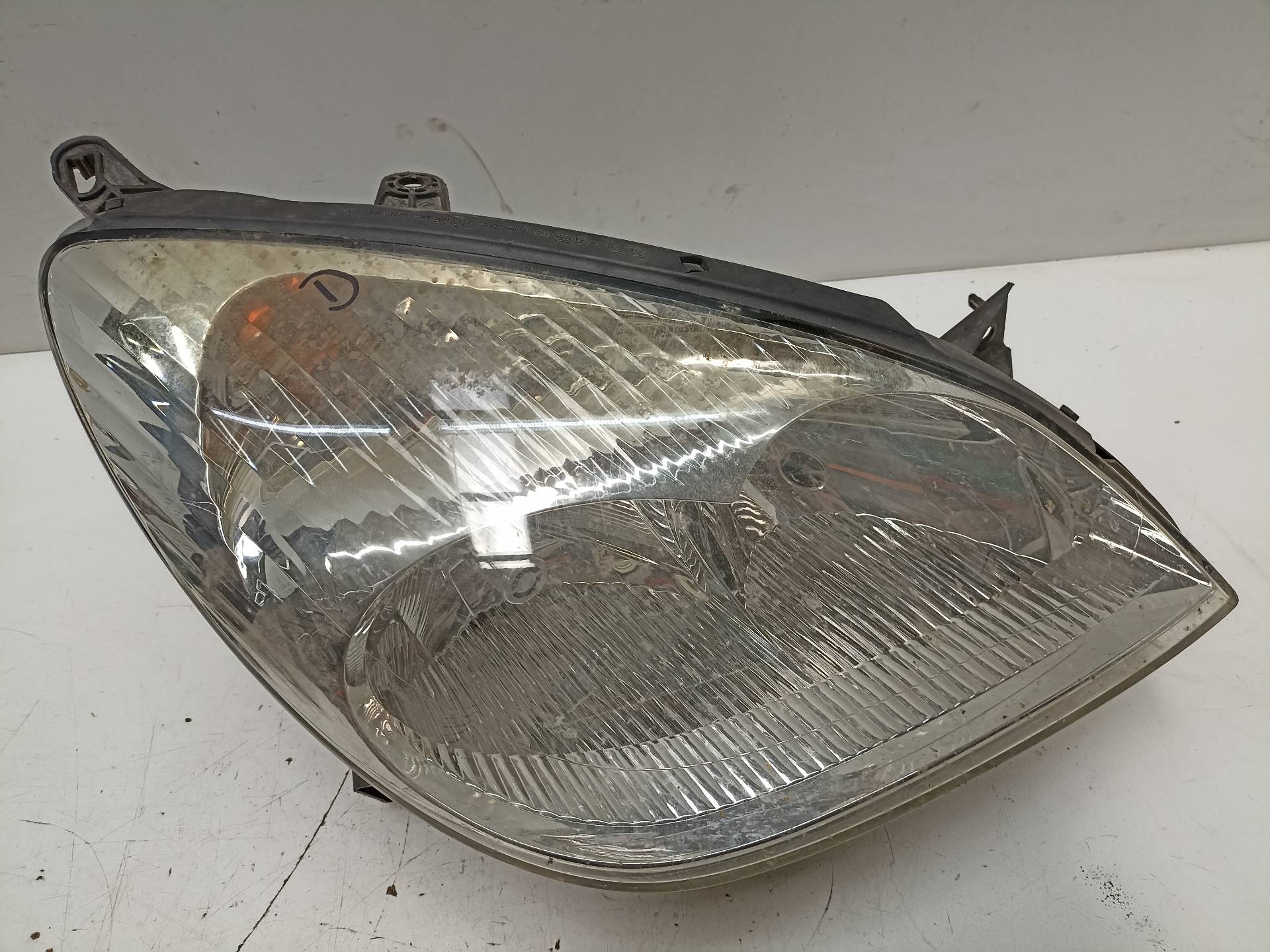 MITSUBISHI C5 1 generation (2001-2008) Front Right Headlight 9639319880 24312098