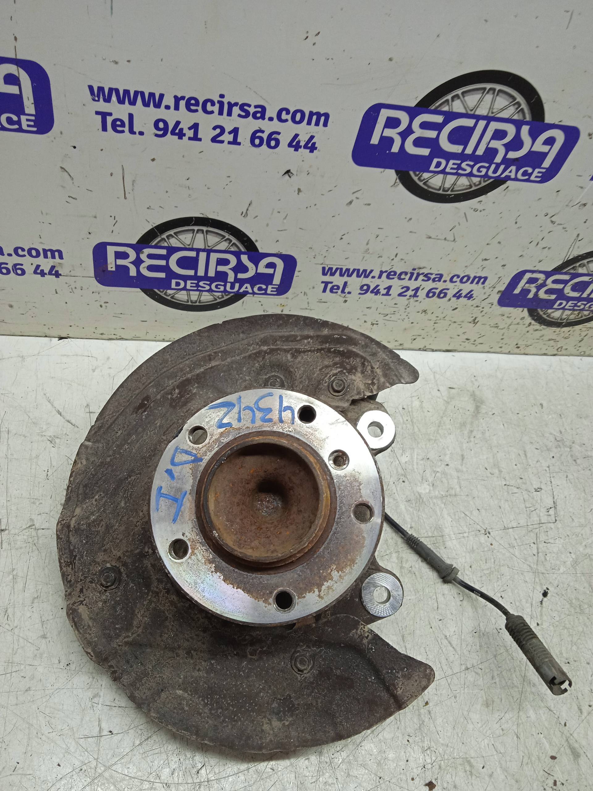 BMW 1 Series E81/E82/E87/E88 (2004-2013) Front Left Wheel Hub 676444303 24327626