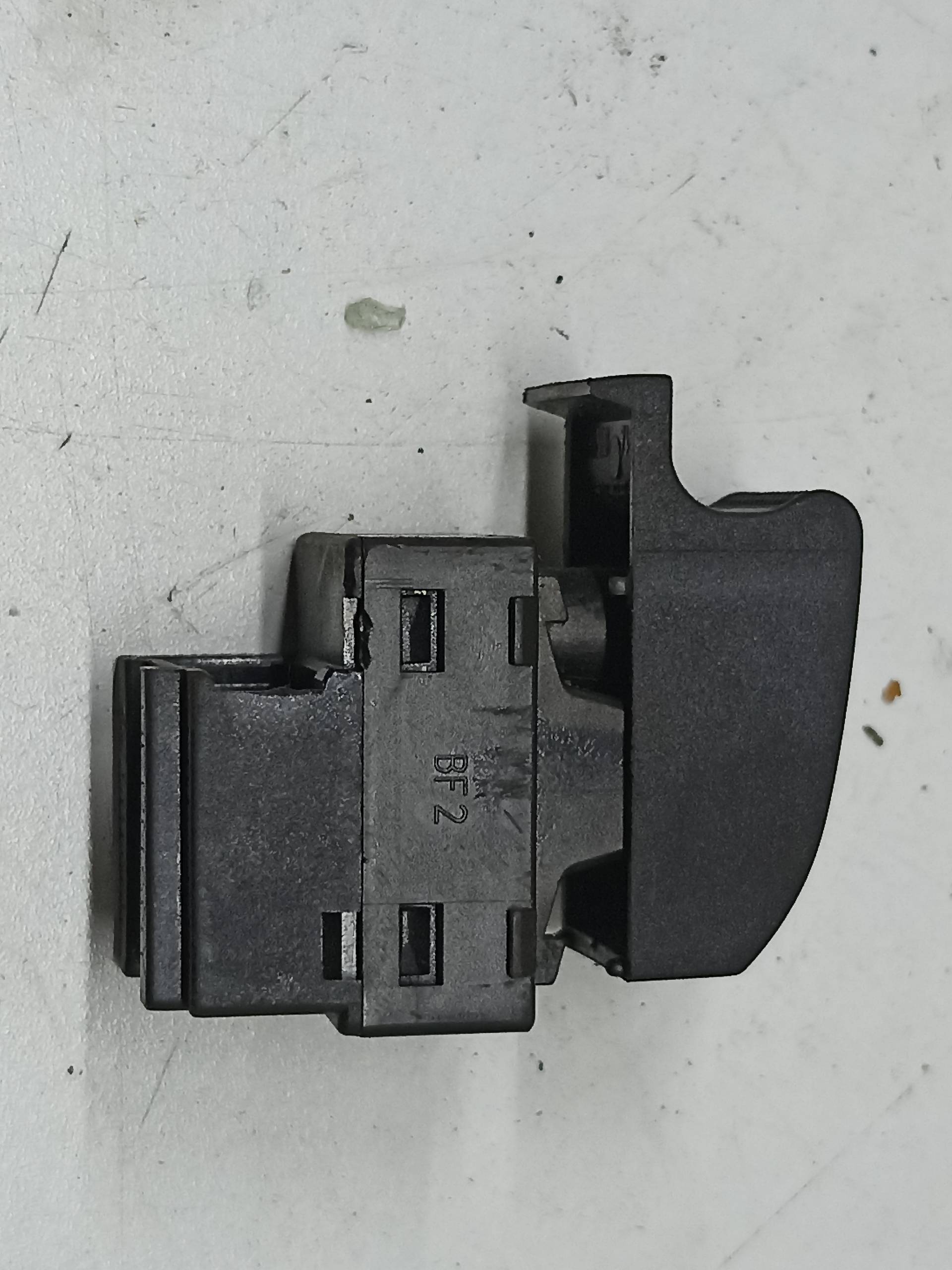 ALFA ROMEO A3 8L (1996-2003) Front Right Door Window Switch 8L0959855 24313923