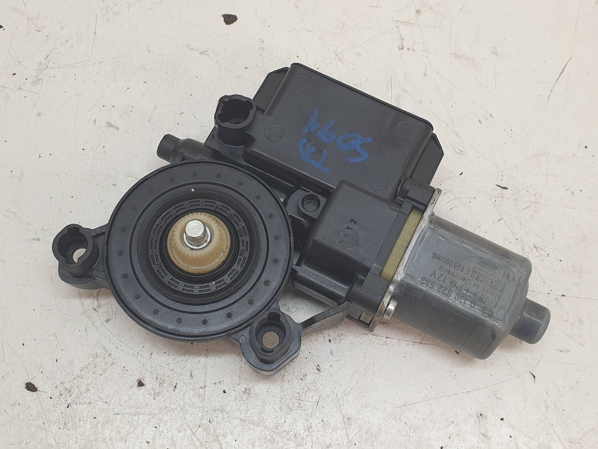 VOLKSWAGEN Polo 5 generation (2009-2017) Rear Right Door Window Control Motor 0130822533 25570300