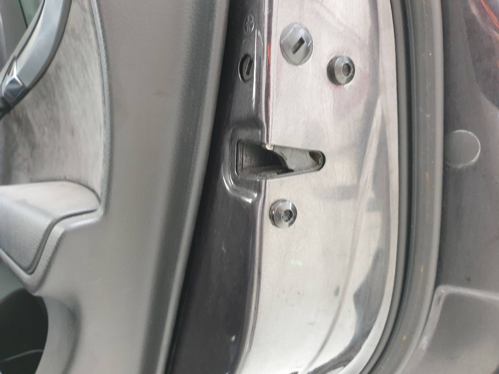 DODGE Q7 4L (2005-2015) Jobb hátsó ajtó zárja 8K0839016 24338597