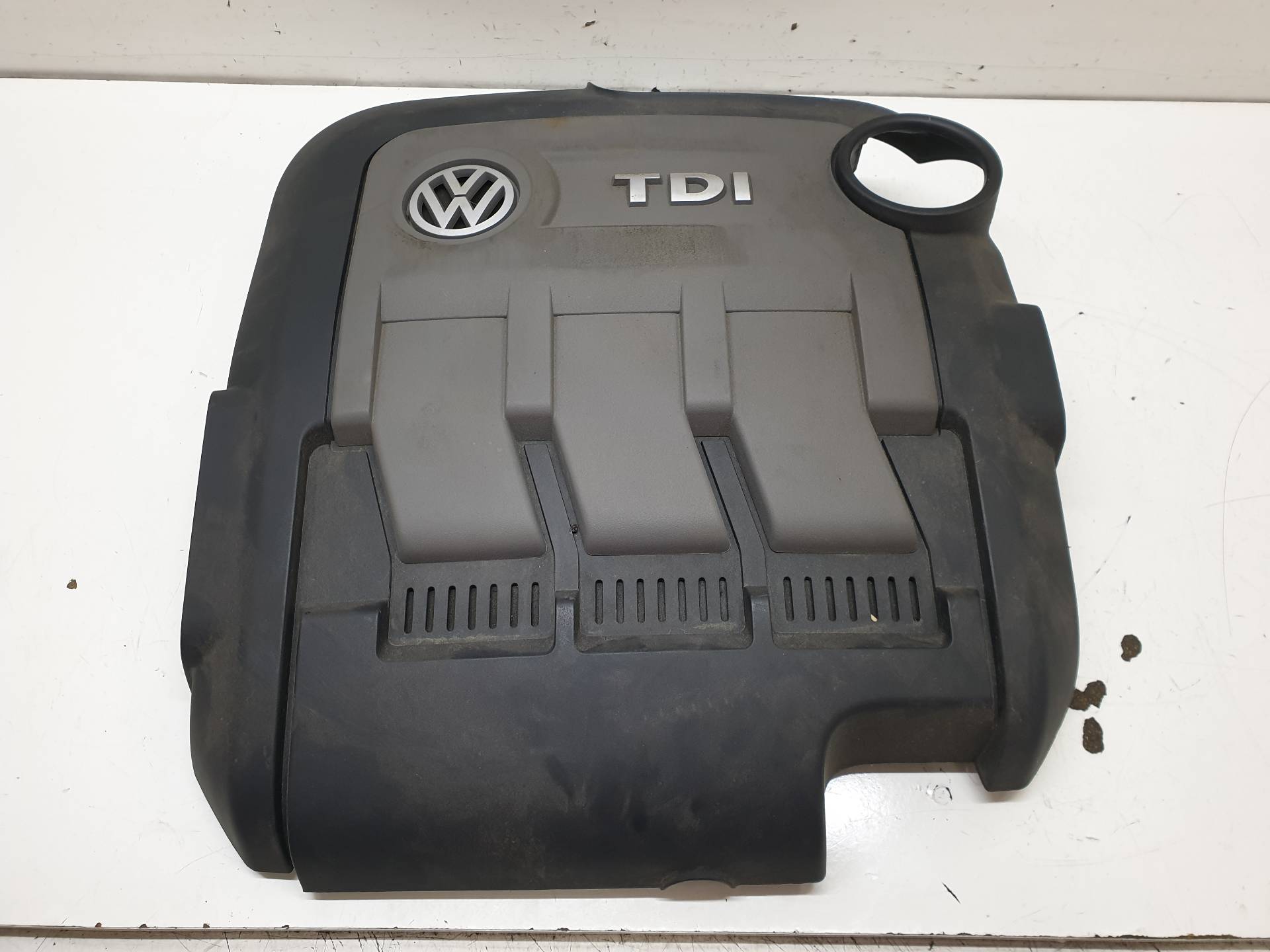 VOLKSWAGEN Polo 6 generation (2017-2024) Engine Cover 03P103925 25567701