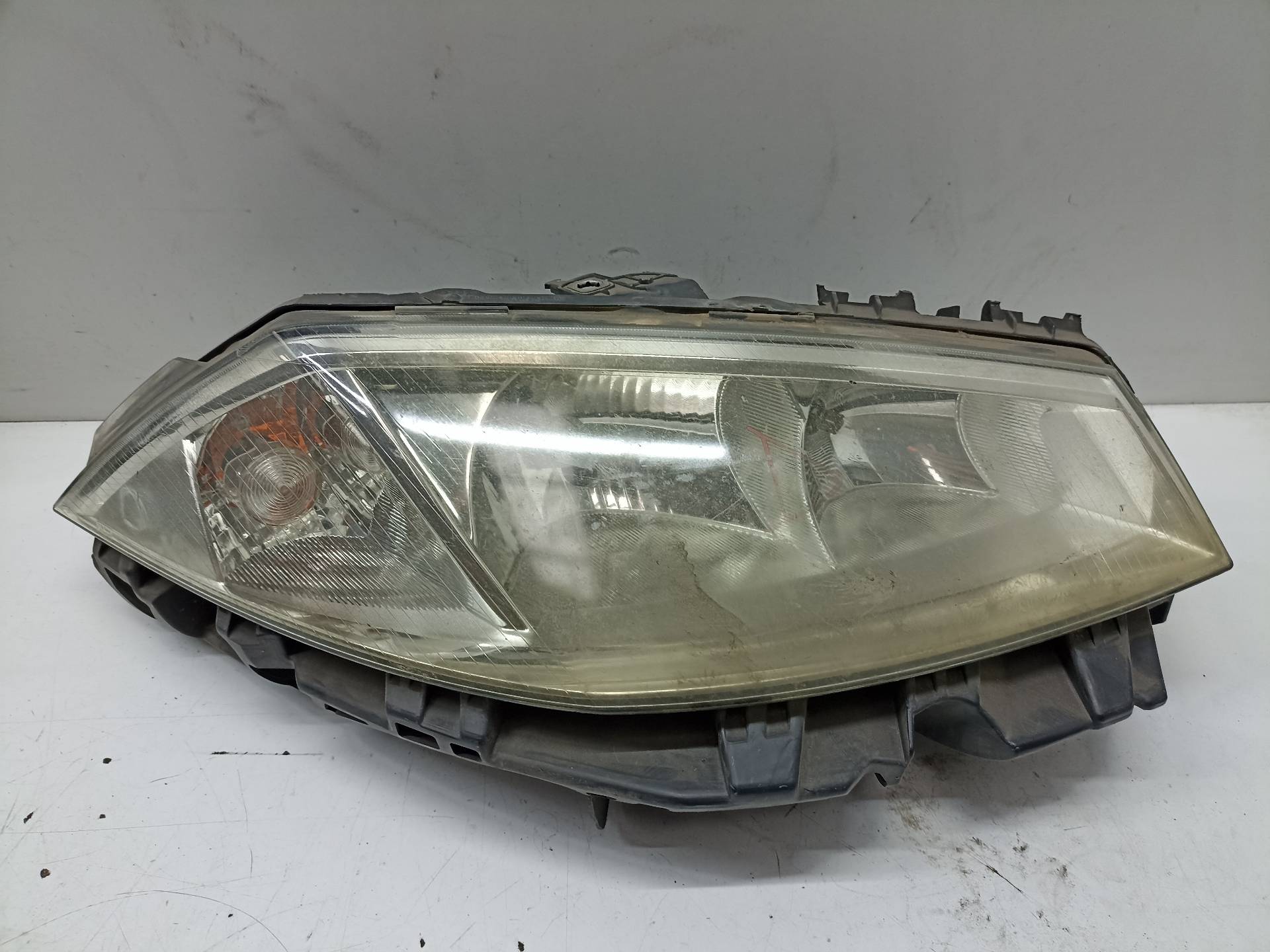 RENAULT Megane 2 generation (2002-2012) Front Right Headlight 8200073221J 24314946