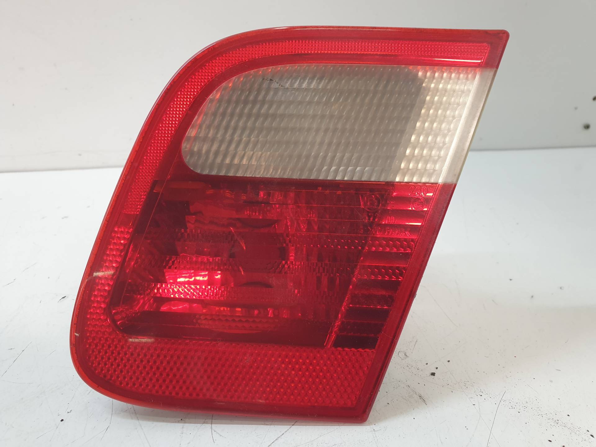 VAUXHALL 3 Series E46 (1997-2006) Rear Right Taillight Lamp 8364924 24337714