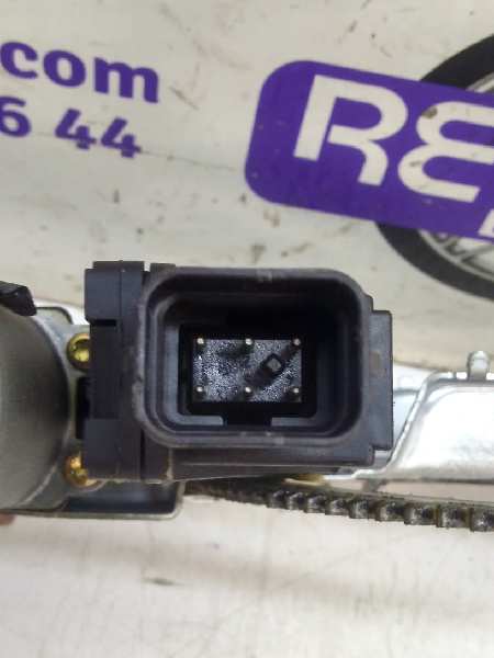 RENAULT Corsa C (2000-2006) Vindusregulator foran høyre dør 24466596 24324705